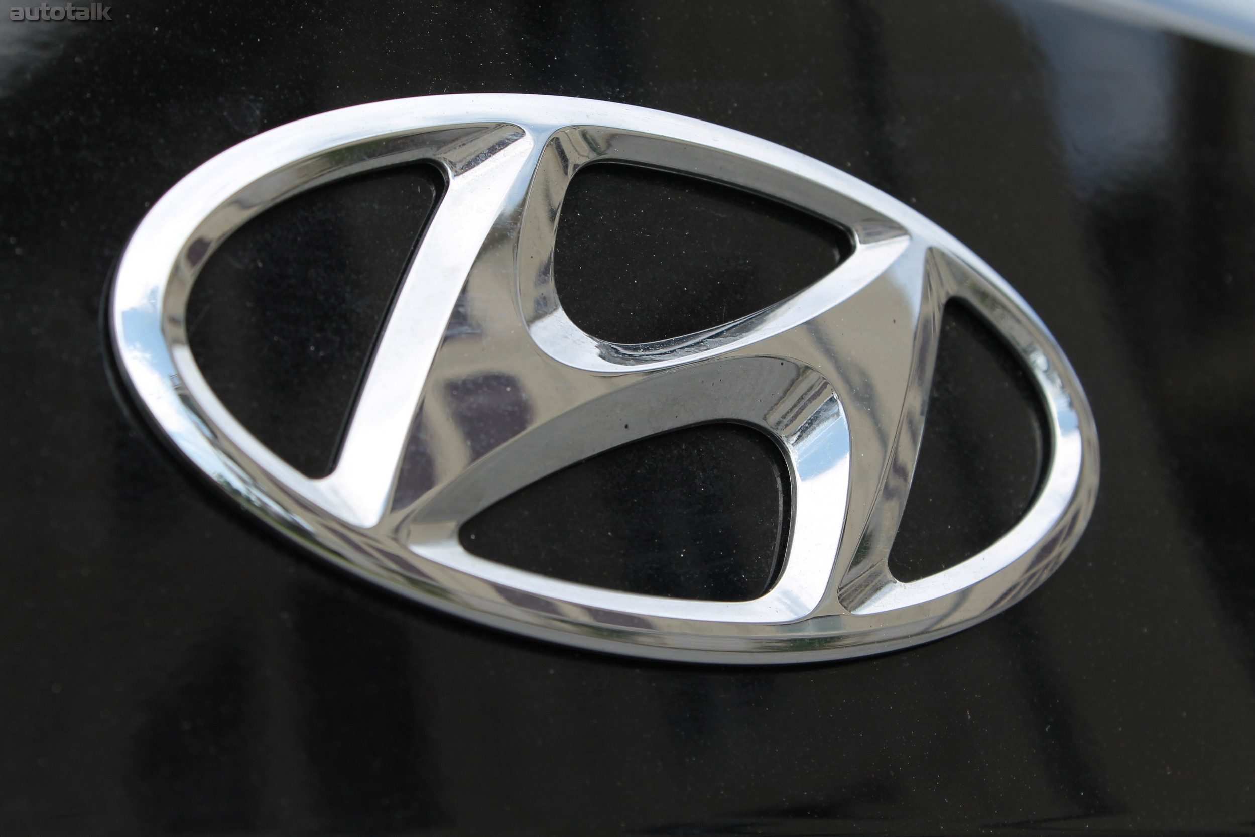 2012 Hyundai Genesis Sedan 5.0 R-Spec First Drive