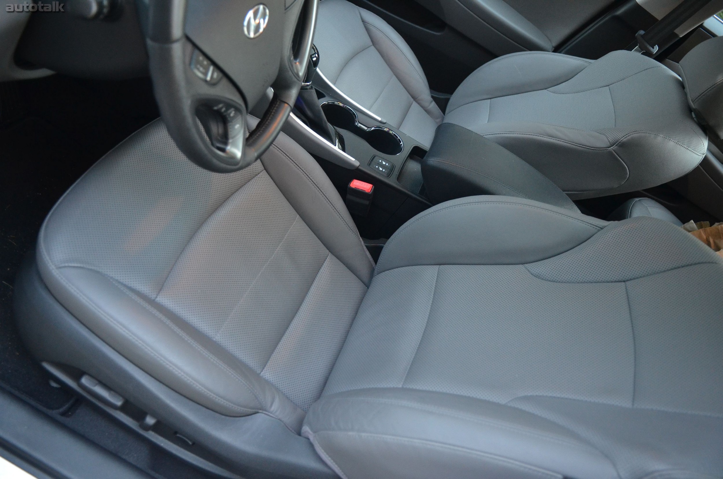 2012 Hyundai Sonata Hybrid Review