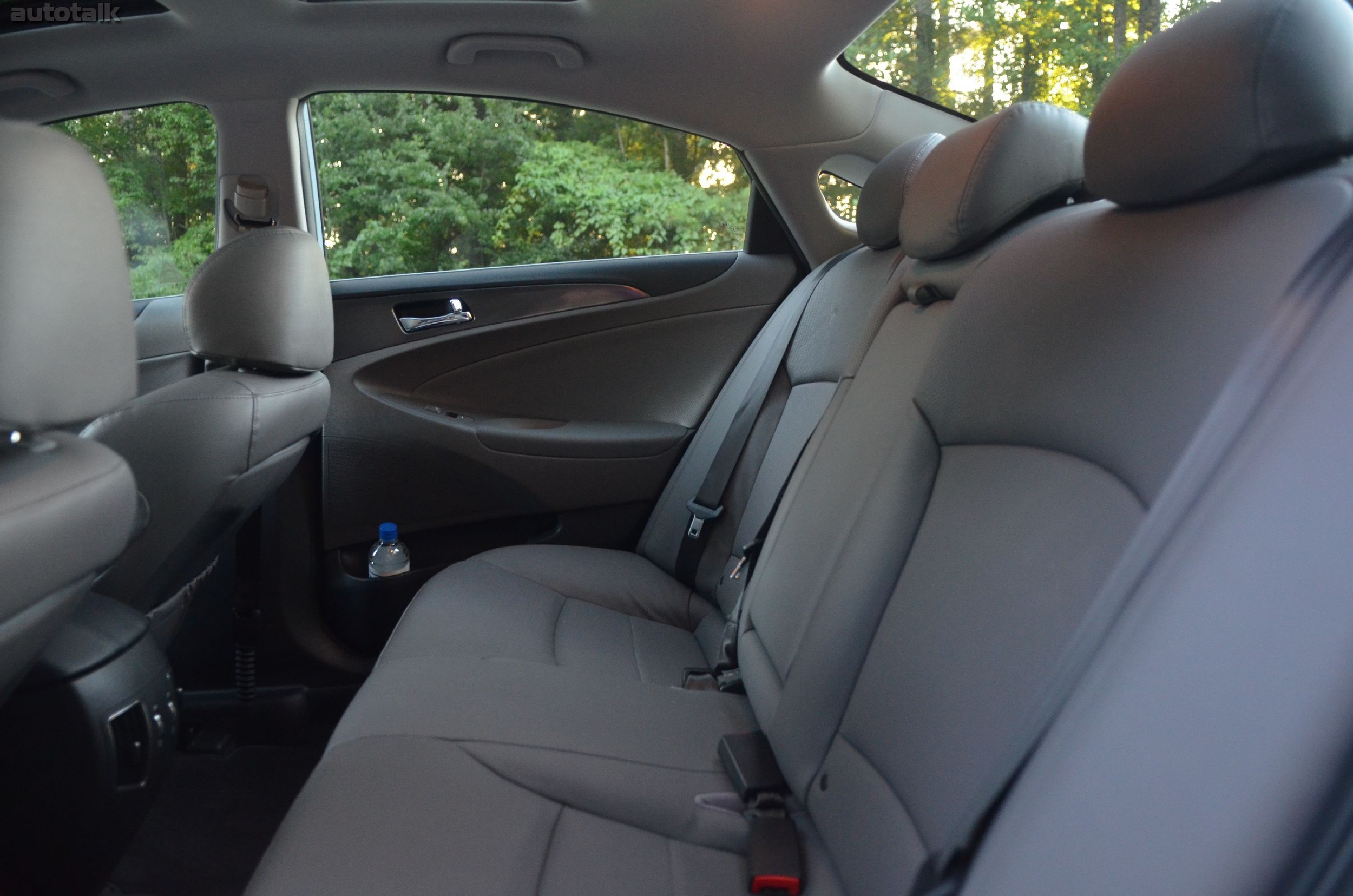 2012 Hyundai Sonata Hybrid Review