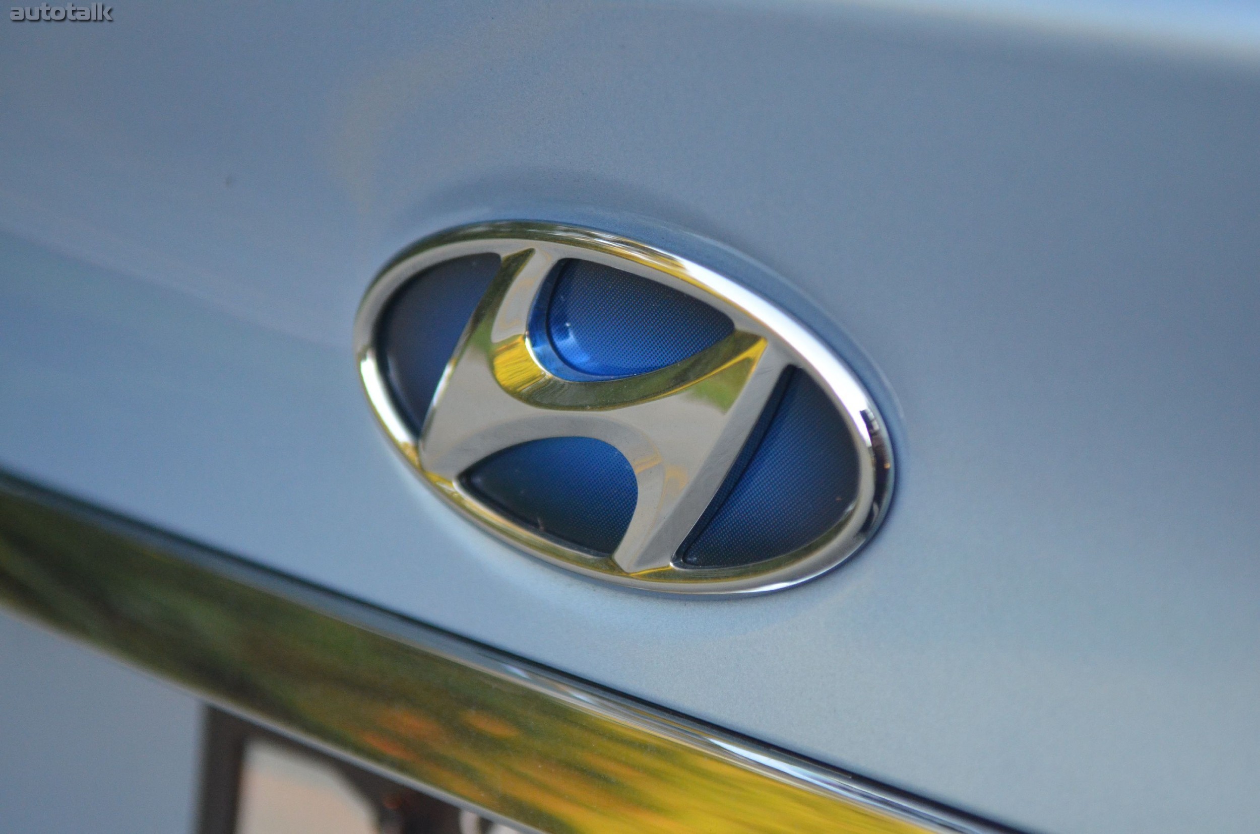 2012 Hyundai Sonata Hybrid Review