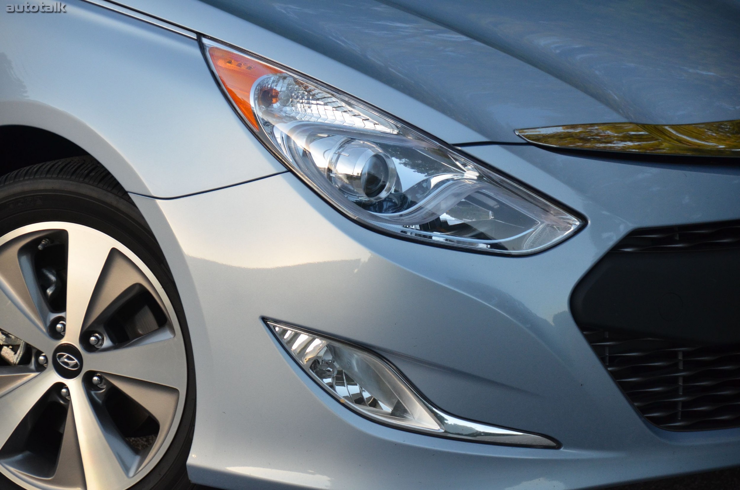 2012 Hyundai Sonata Hybrid Review