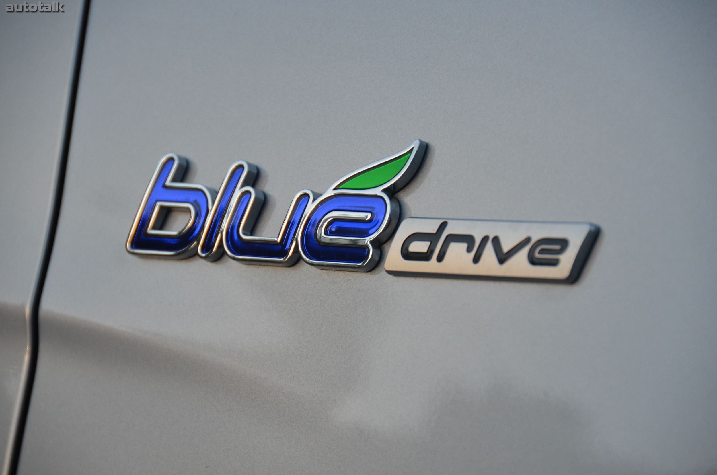 2012 Hyundai Sonata Hybrid Review