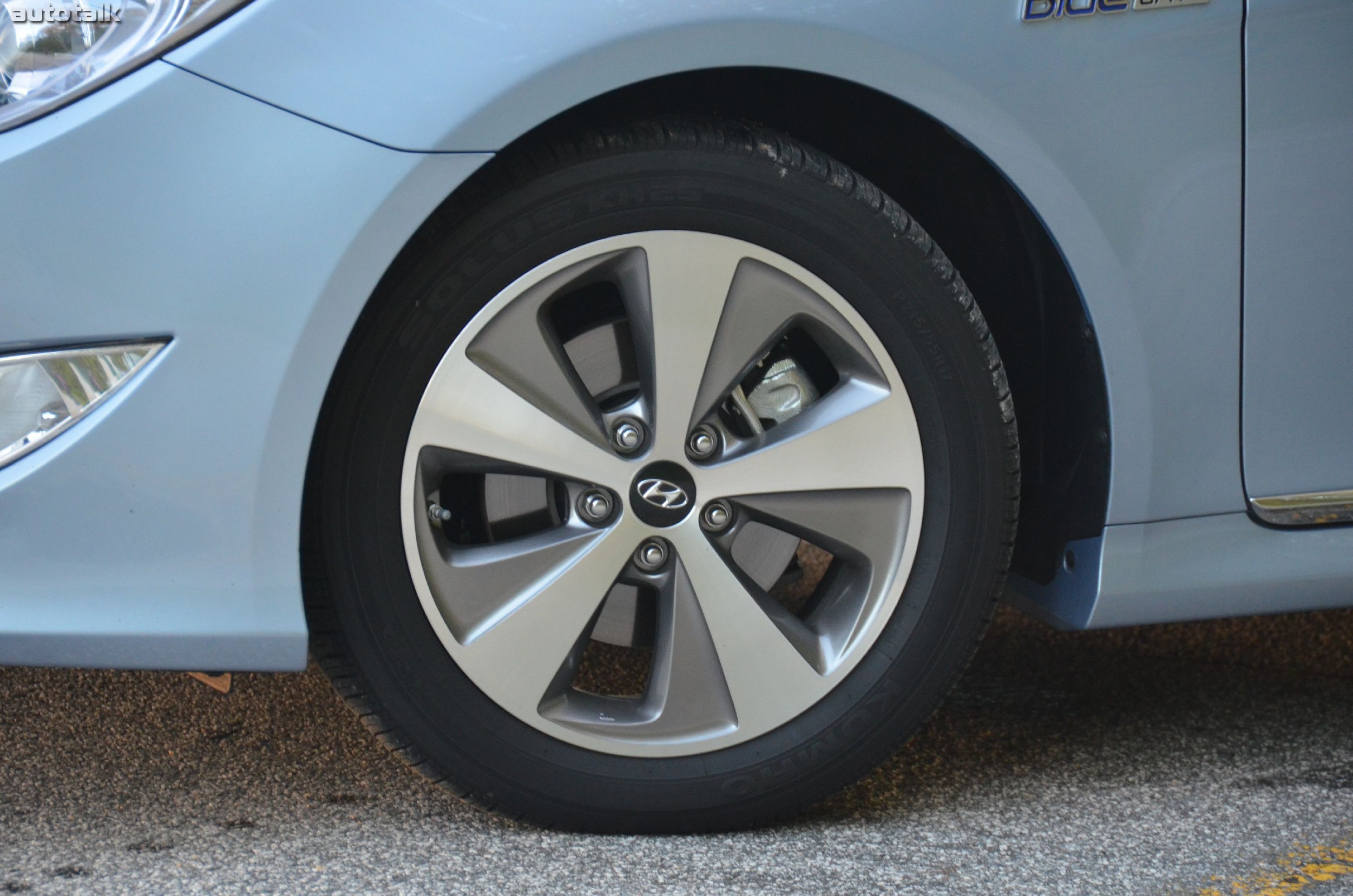 2012 Hyundai Sonata Hybrid Review