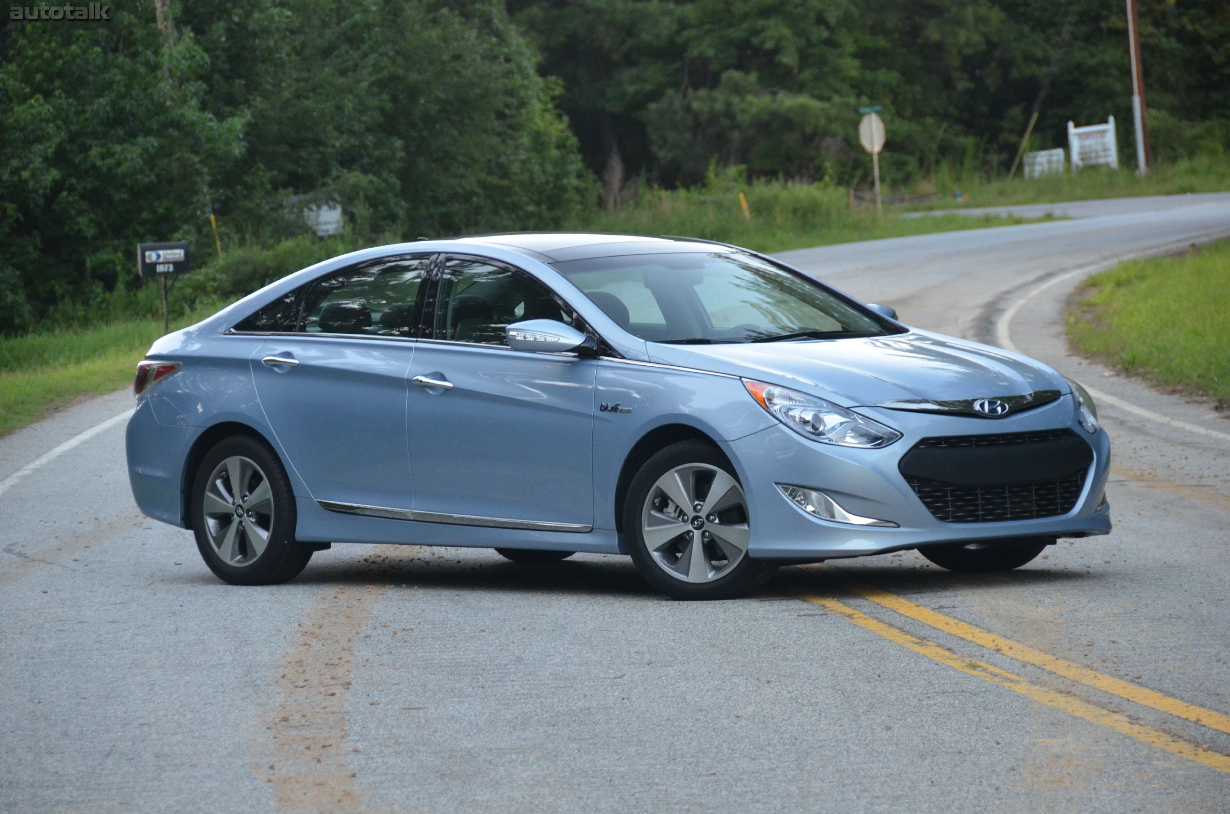 2012 Hyundai Sonata Hybrid Review
