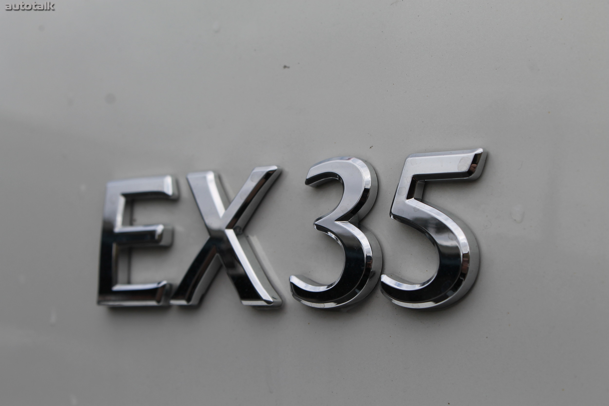 2012 Infiniti EX35 Review