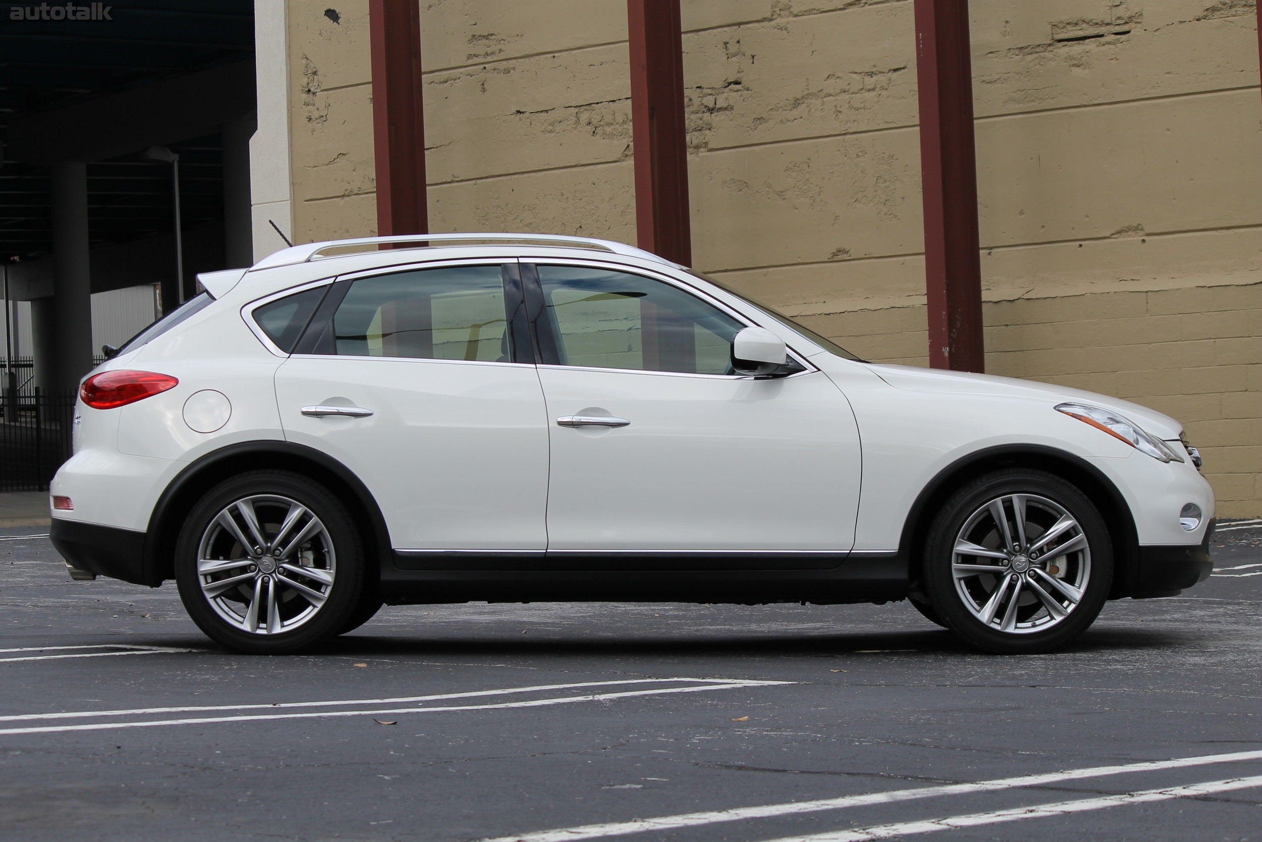 2012 Infiniti EX35 Review