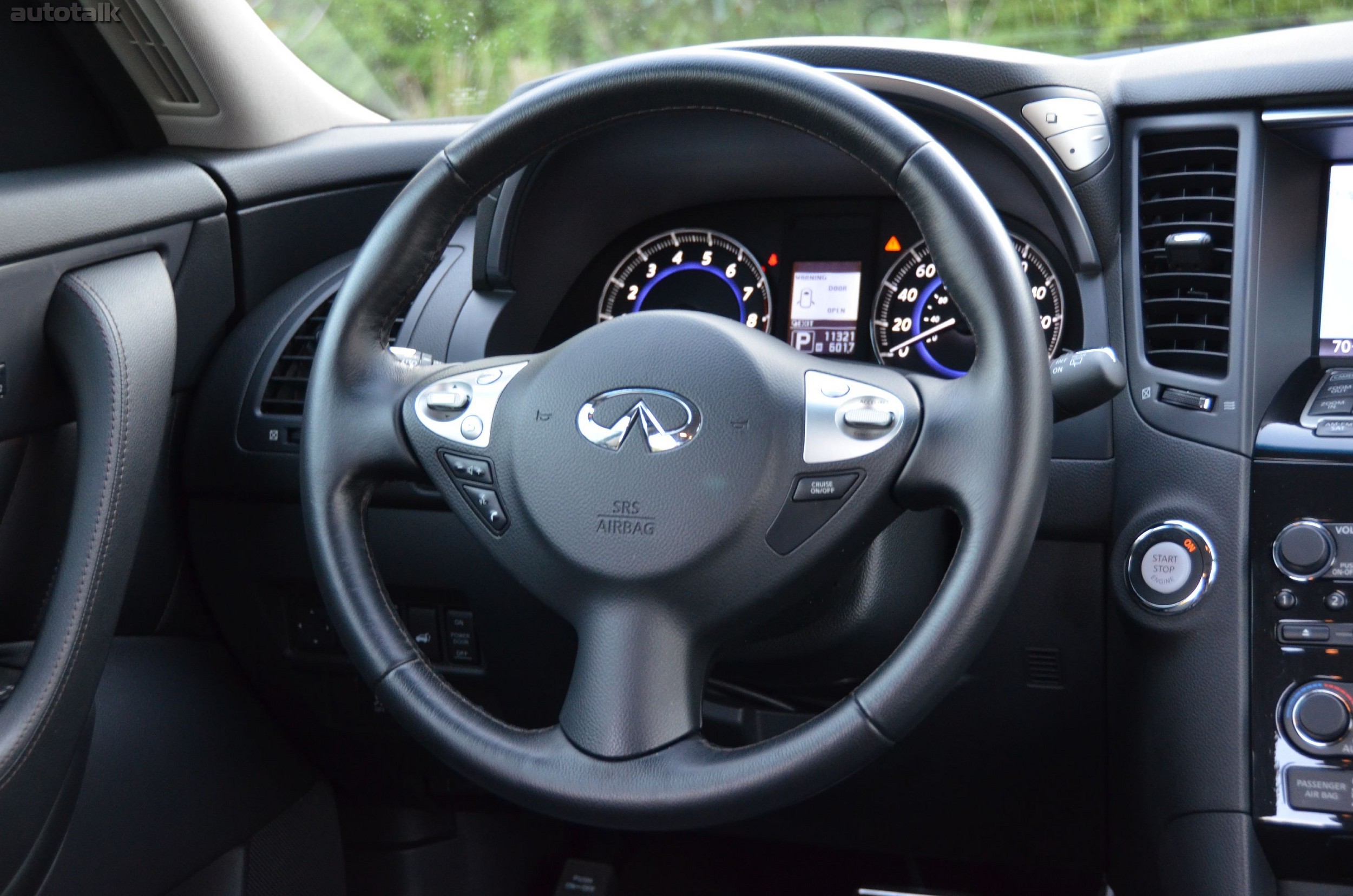 2012 Infiniti FX35 Review