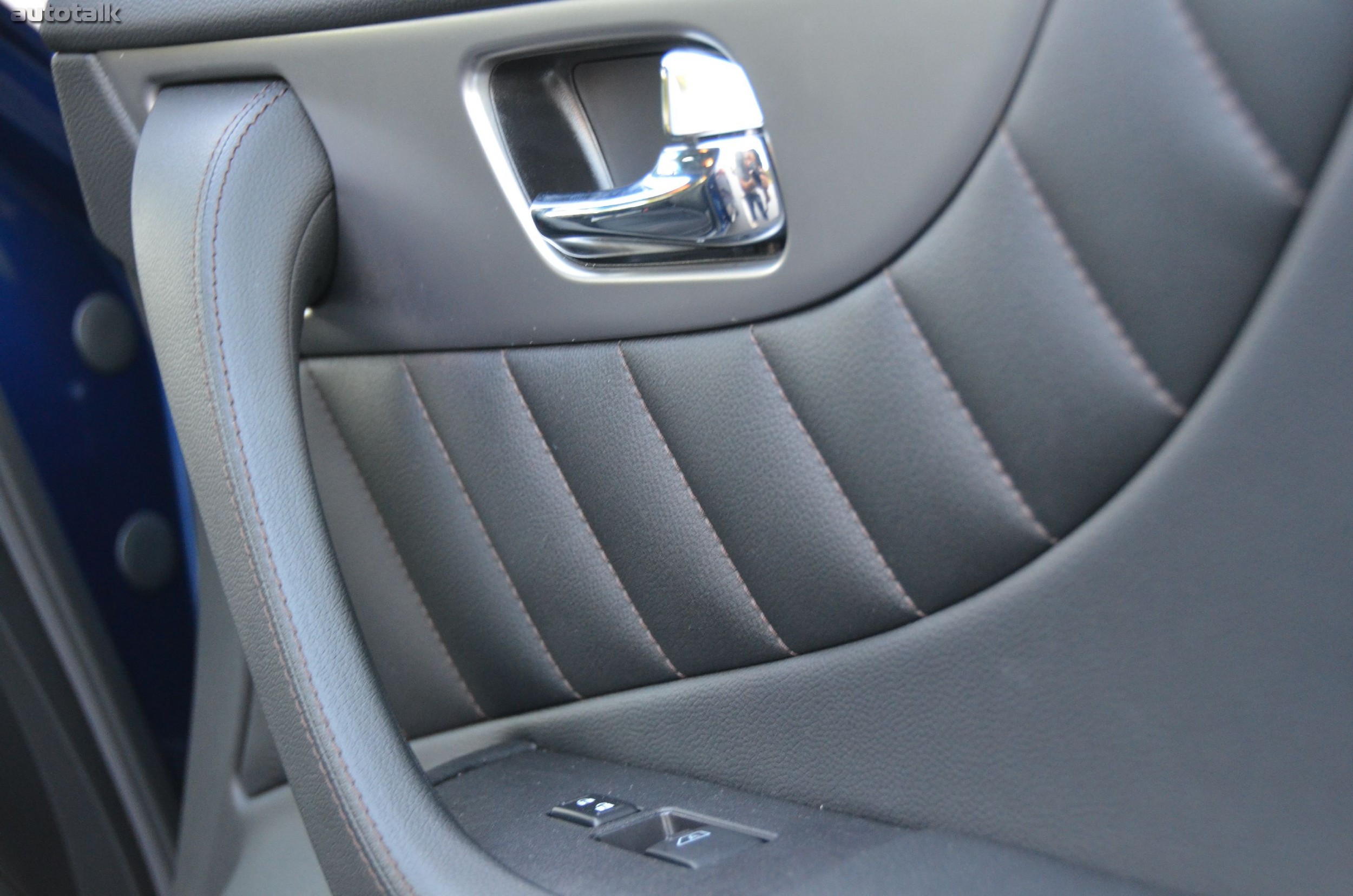 2012 Infiniti FX35 Review