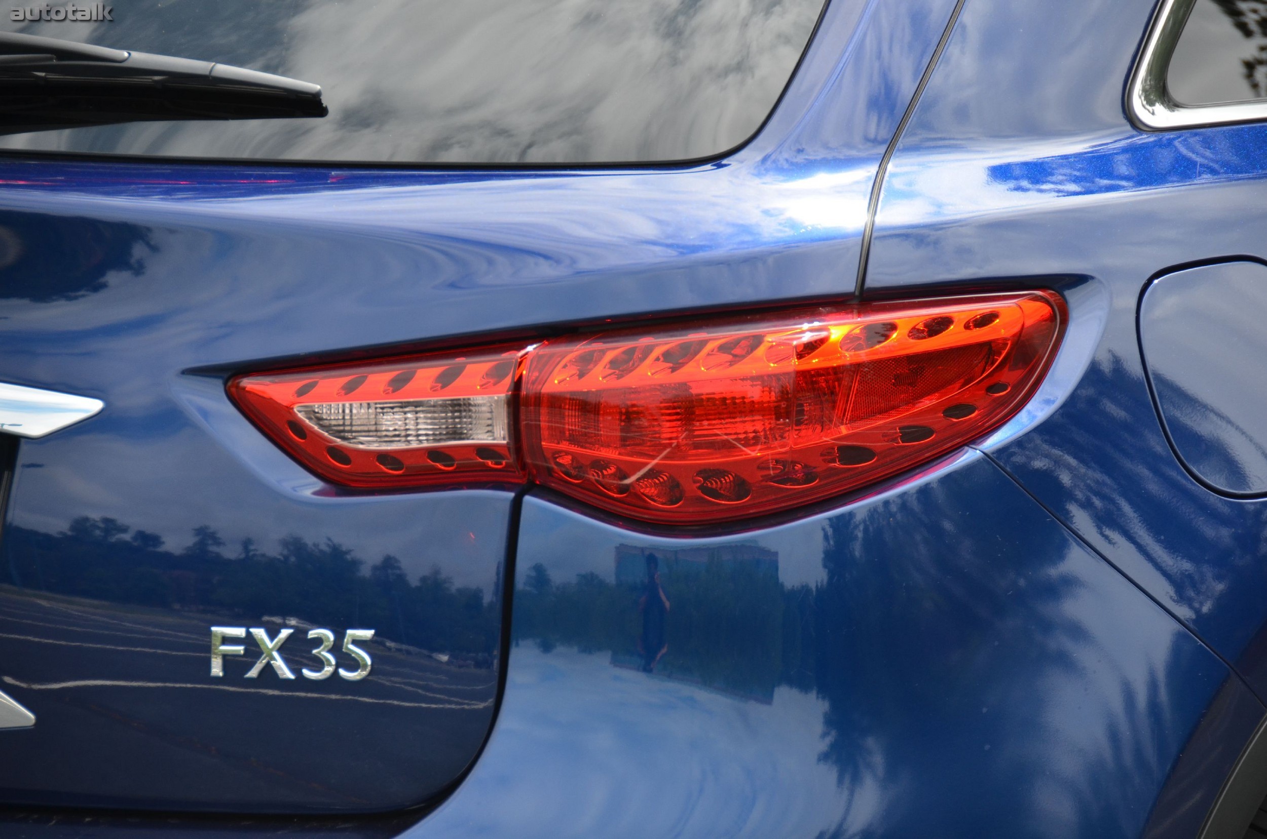 2012 Infiniti FX35 Review