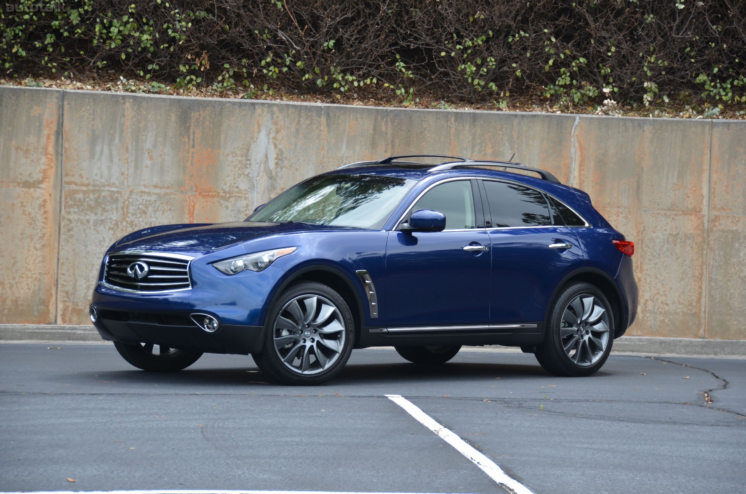 2012 Infiniti FX35 Review