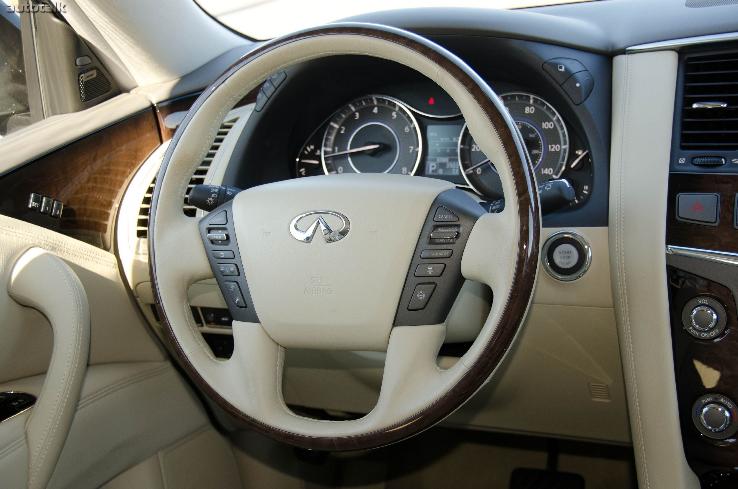 2012 Infiniti QX Review