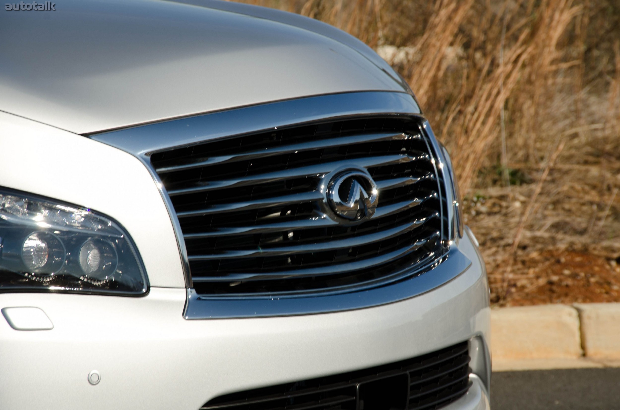 2012 Infiniti QX Review