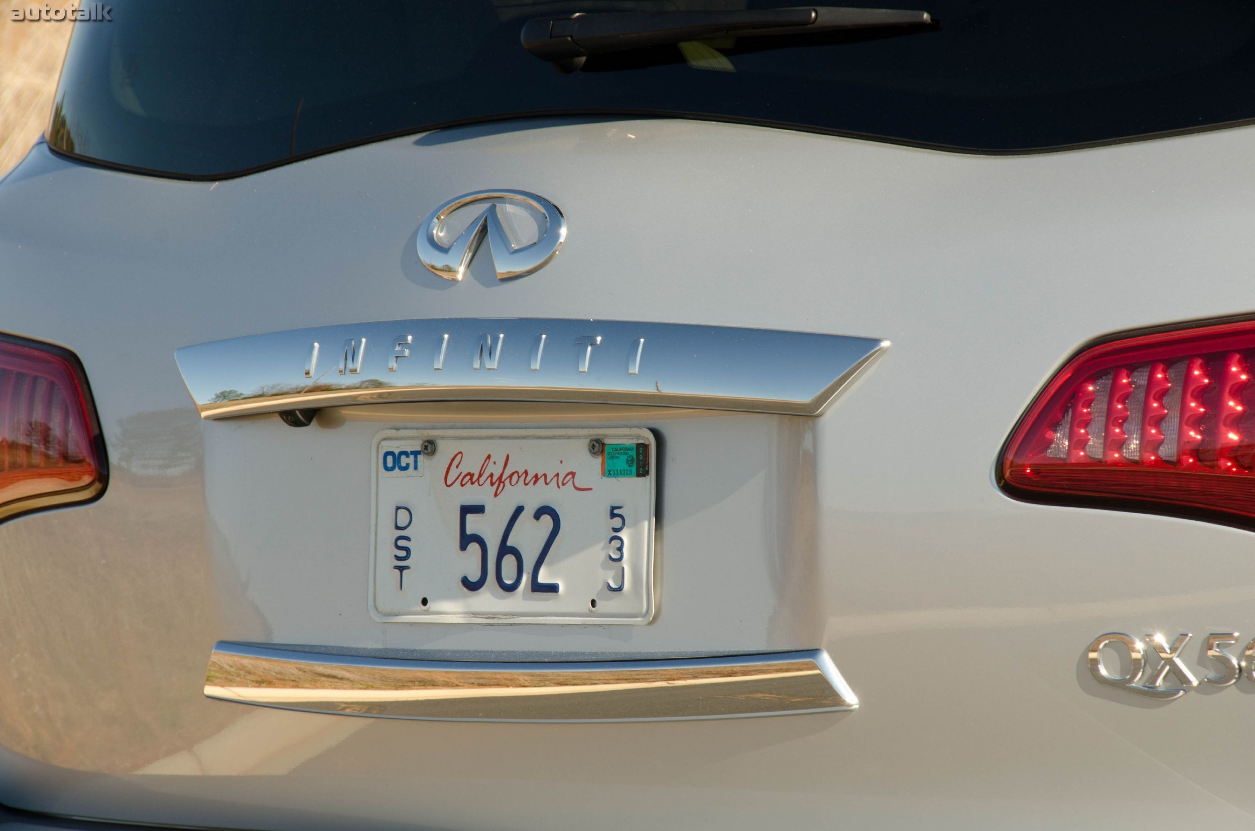 2012 Infiniti QX Review