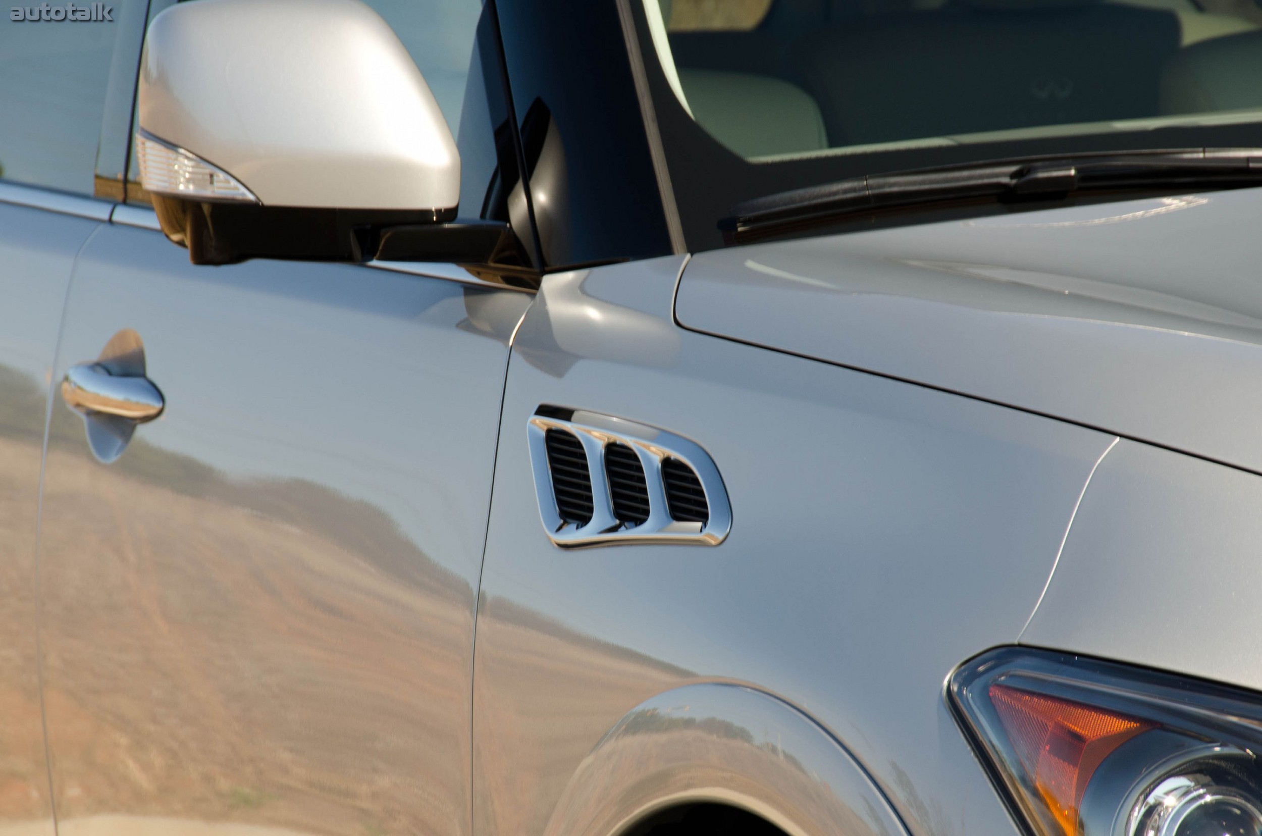 2012 Infiniti QX Review