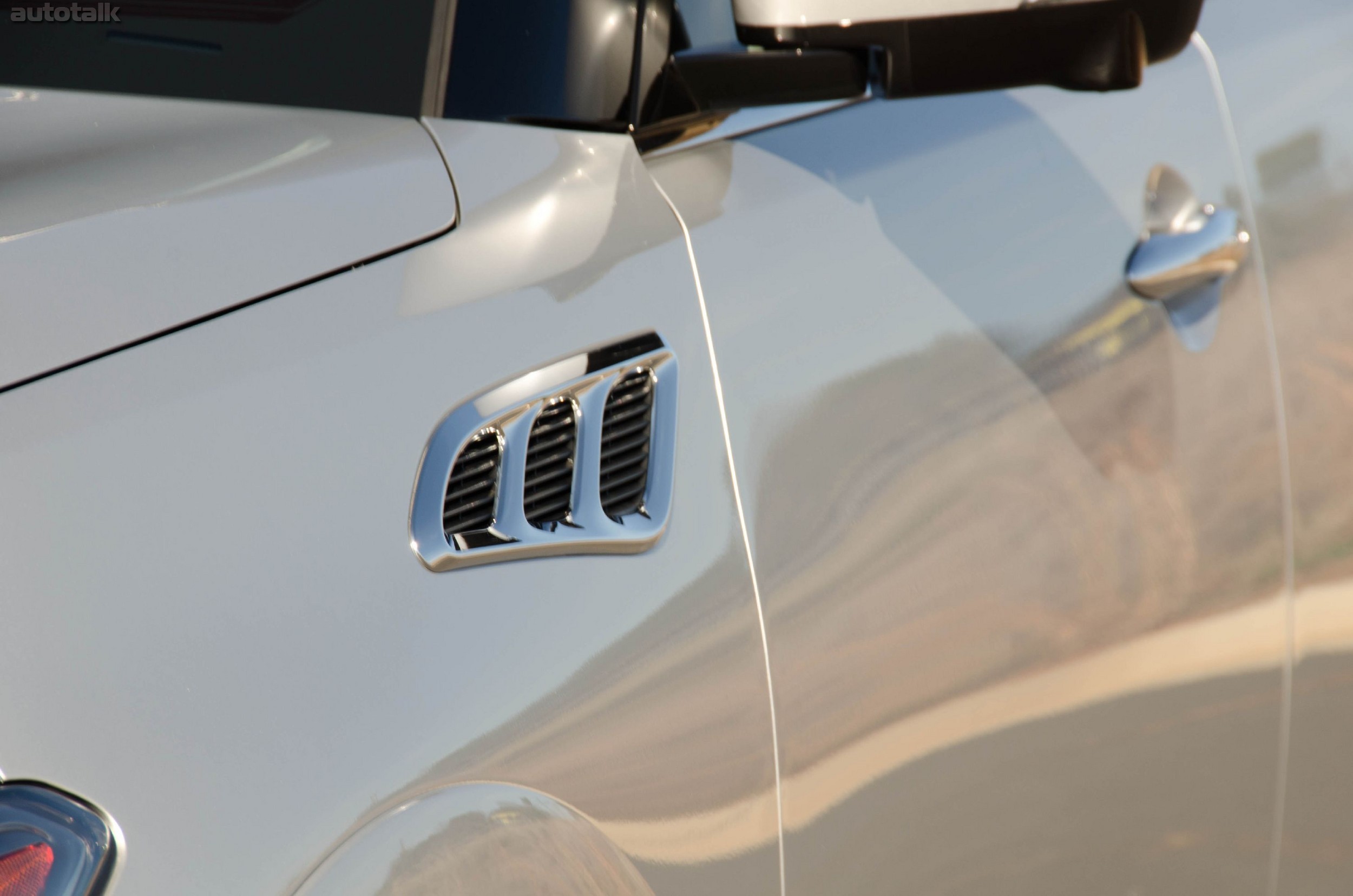 2012 Infiniti QX Review