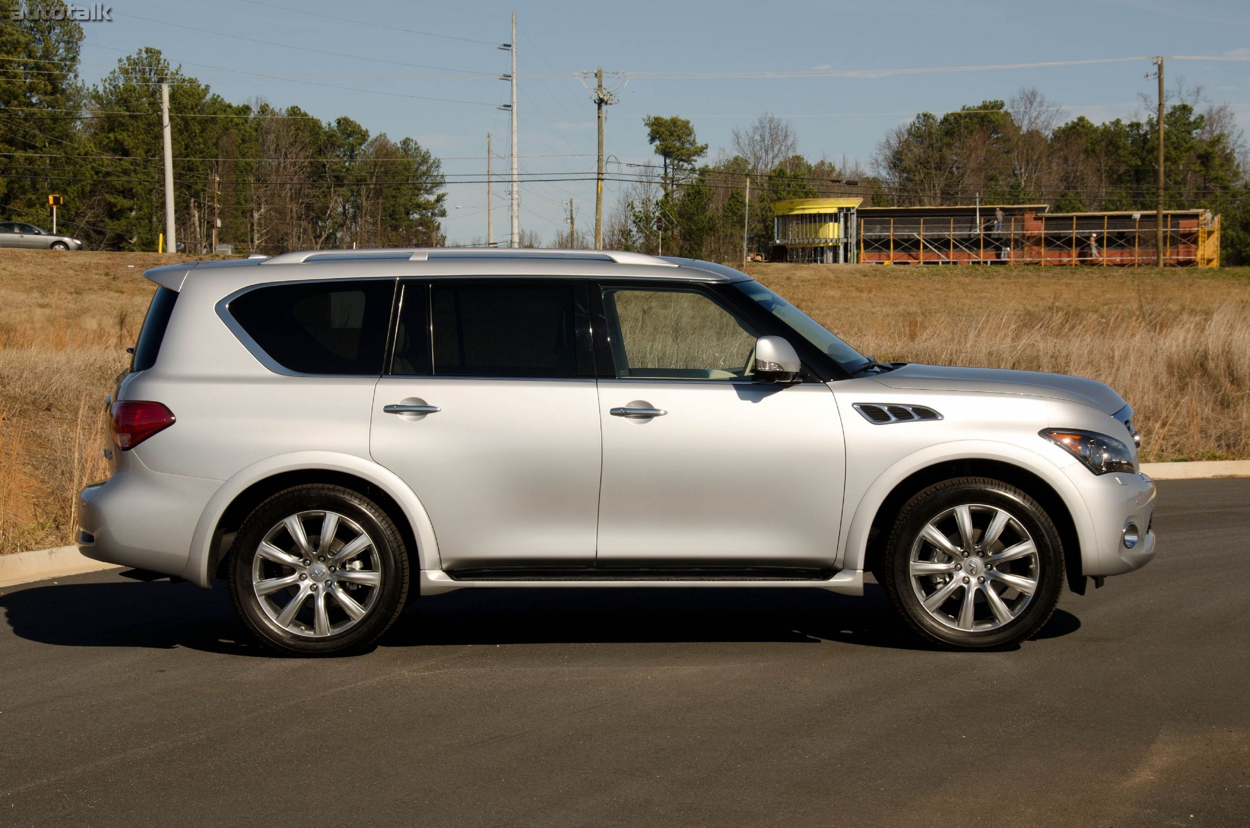 2012 Infiniti QX Review