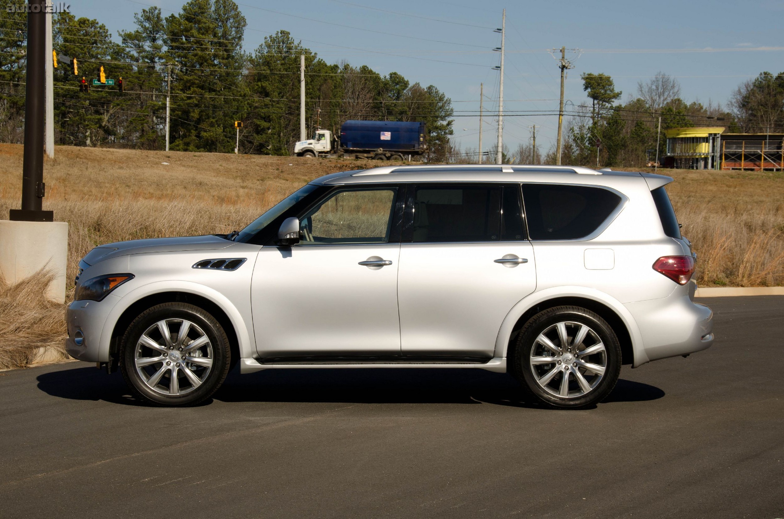 2012 Infiniti QX Review