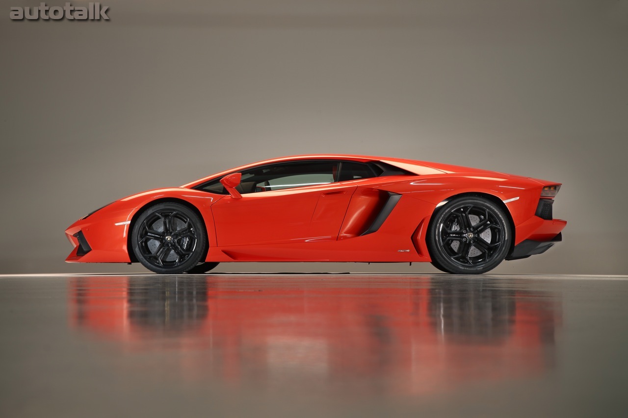 2012 Lamborghini Aventador LP700-4