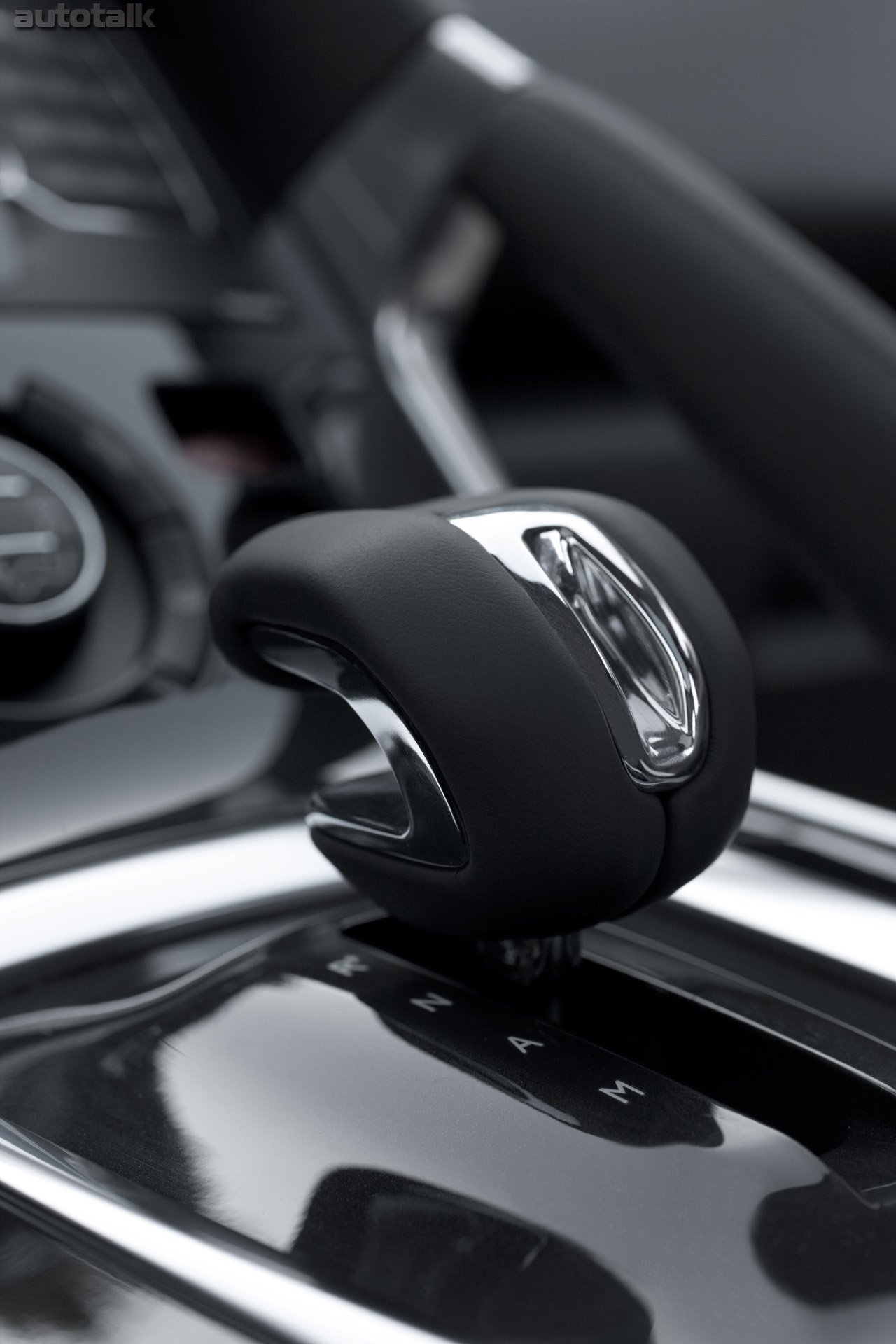 2012 Peugeot 3008 Hybrid4