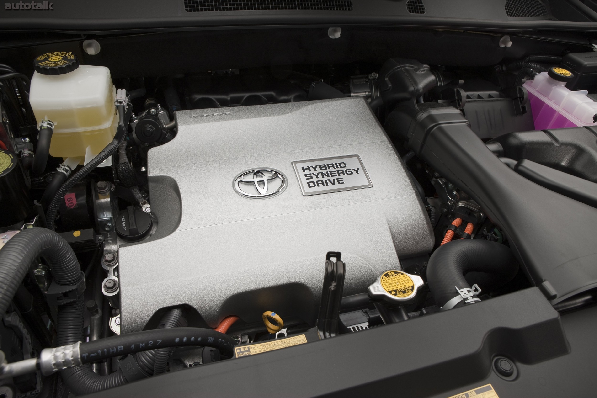 Хайлендер какие двигатели. Двигатель 3.3 Тойота хайлендер гибрид. Гибридный двигатель Тойота хайлендер 3.3. Тойота хайлендер 2012 двигатель. Двигатель Toyota Highlander 3.5 2011.