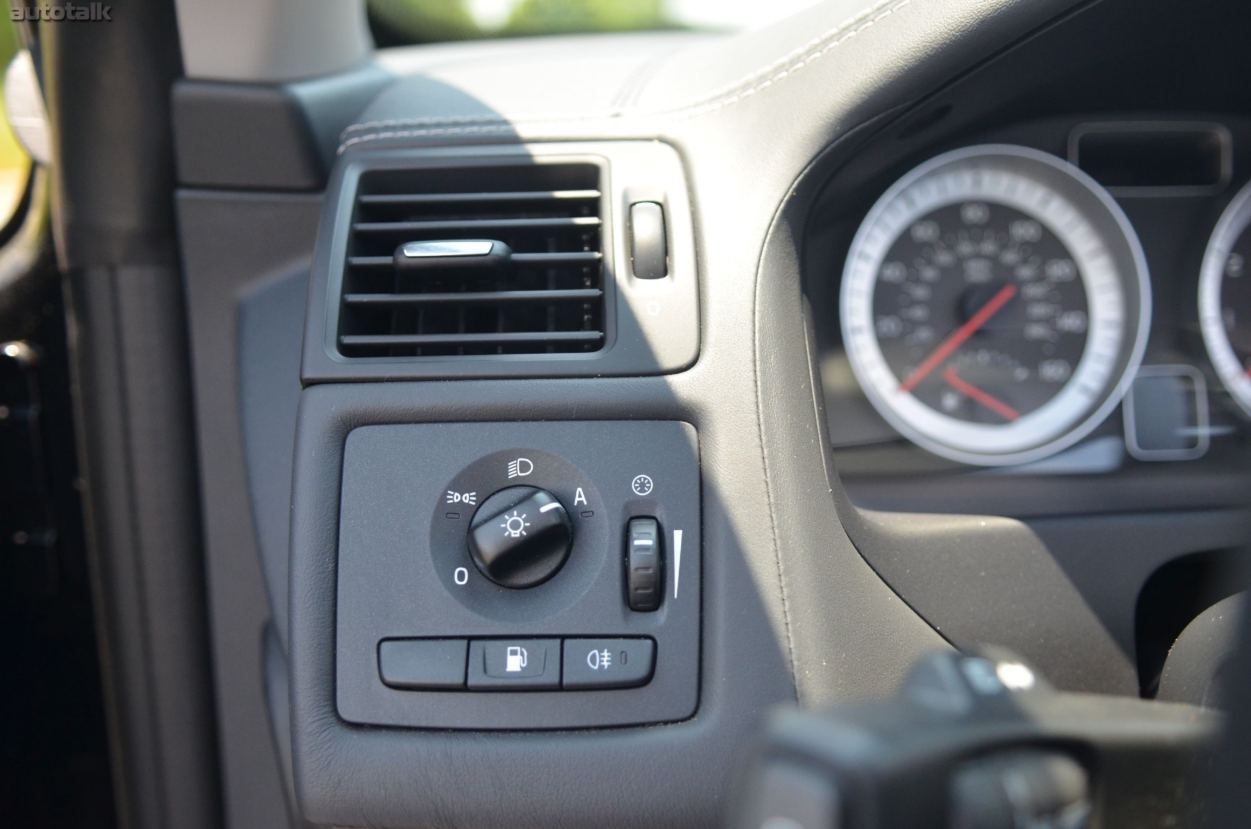 2012 Volvo C70 Review