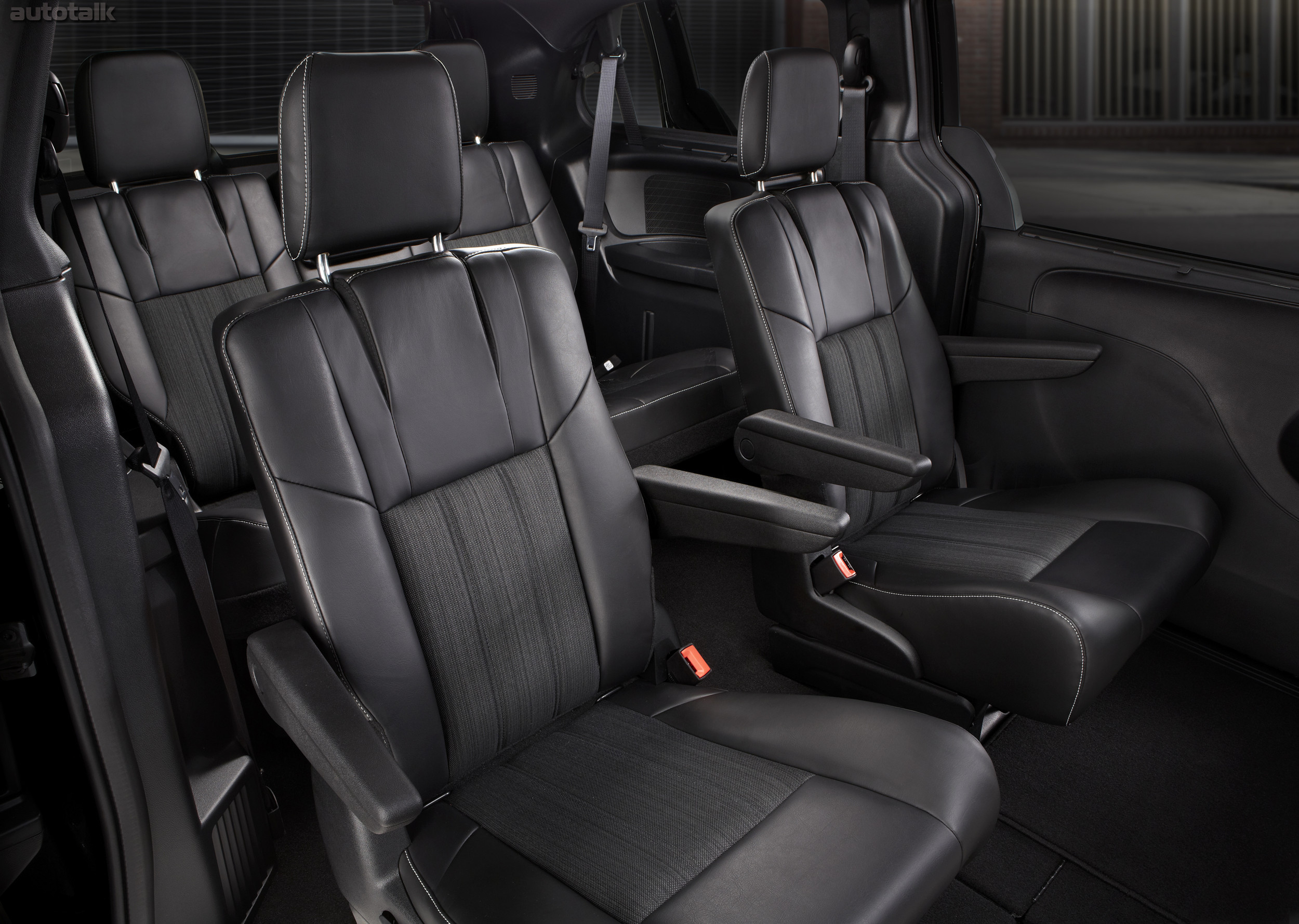 2013 Chrysler Town & Country S