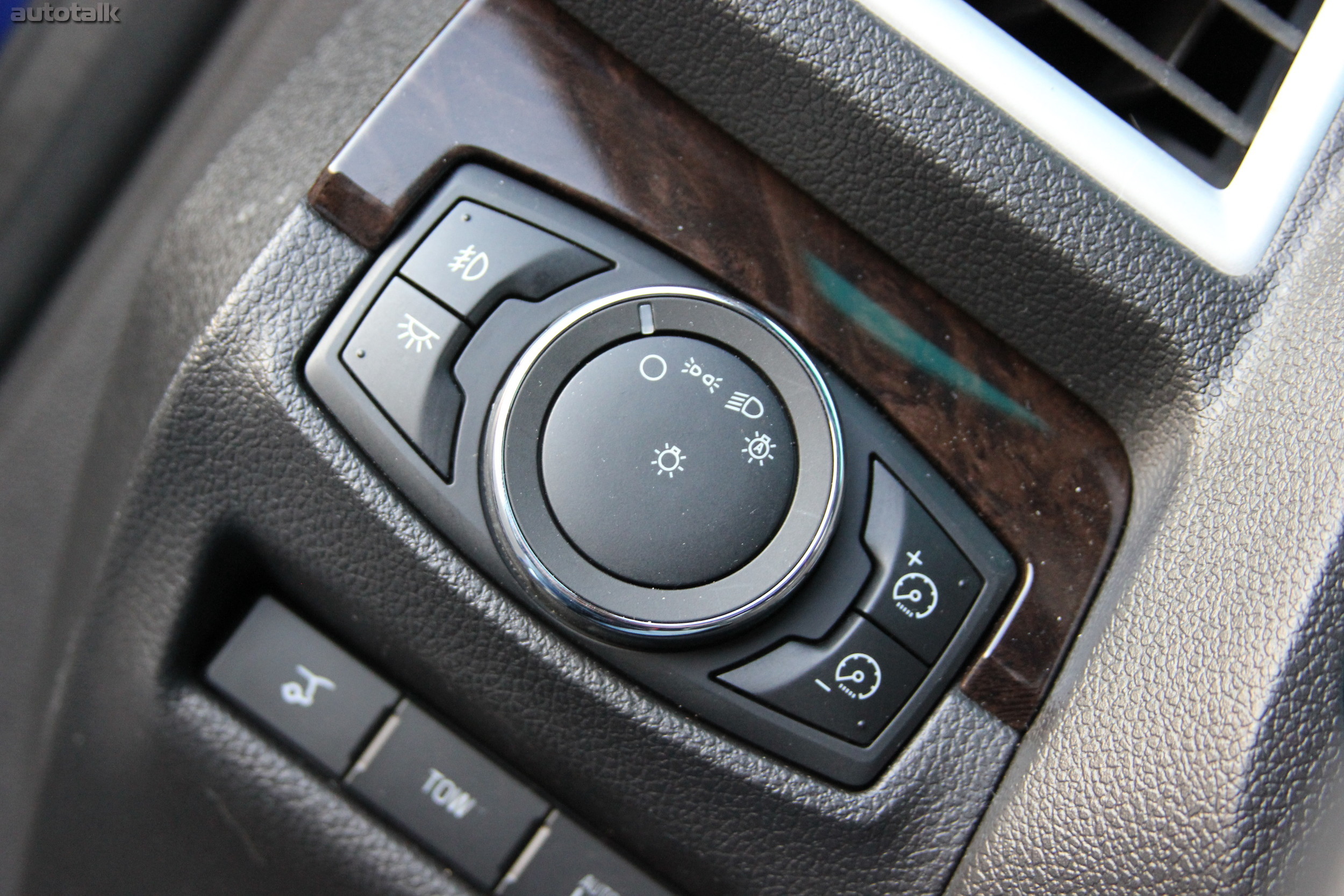 2013 Ford Explorer Review