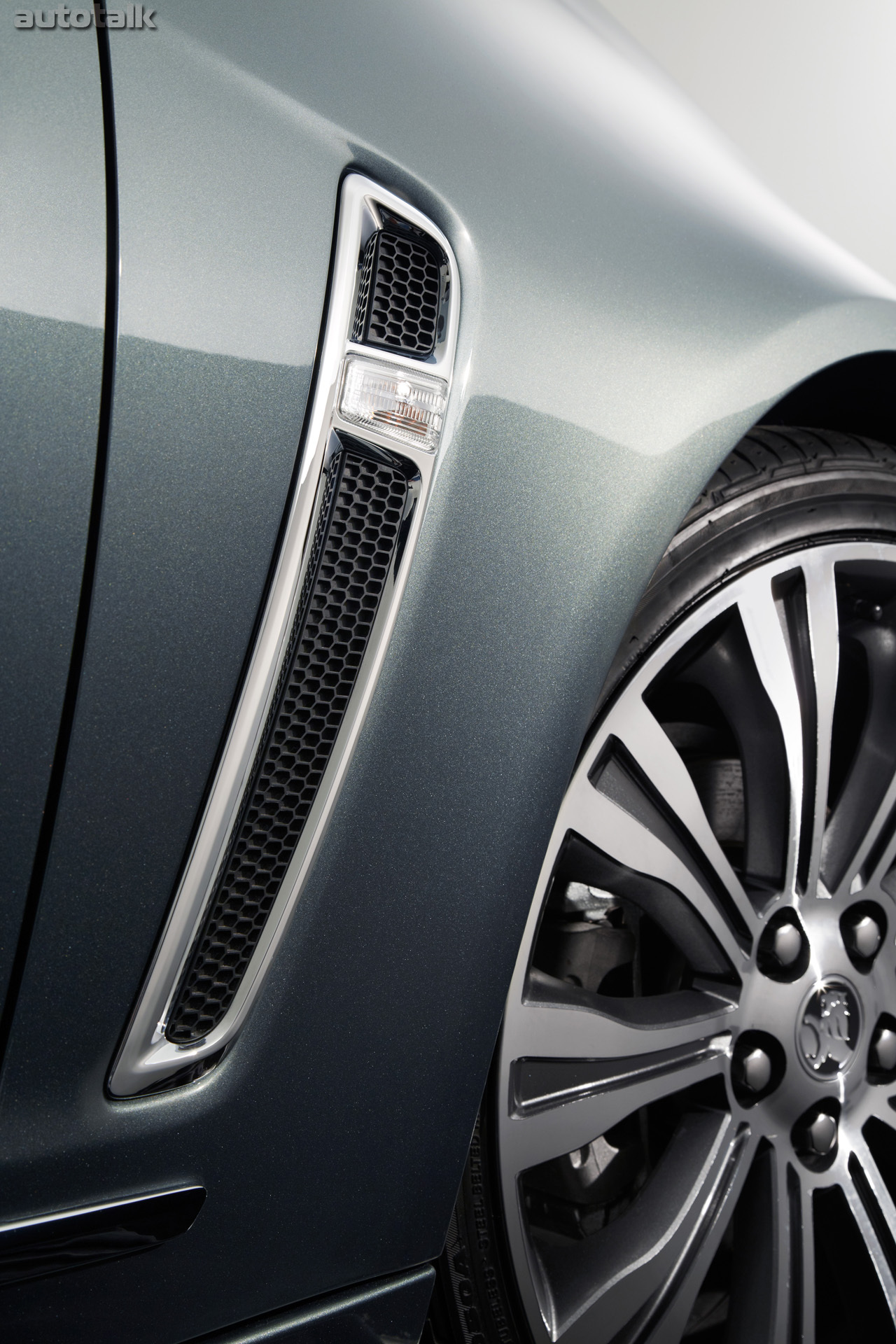 2013 Holden VF Commodore Calais V