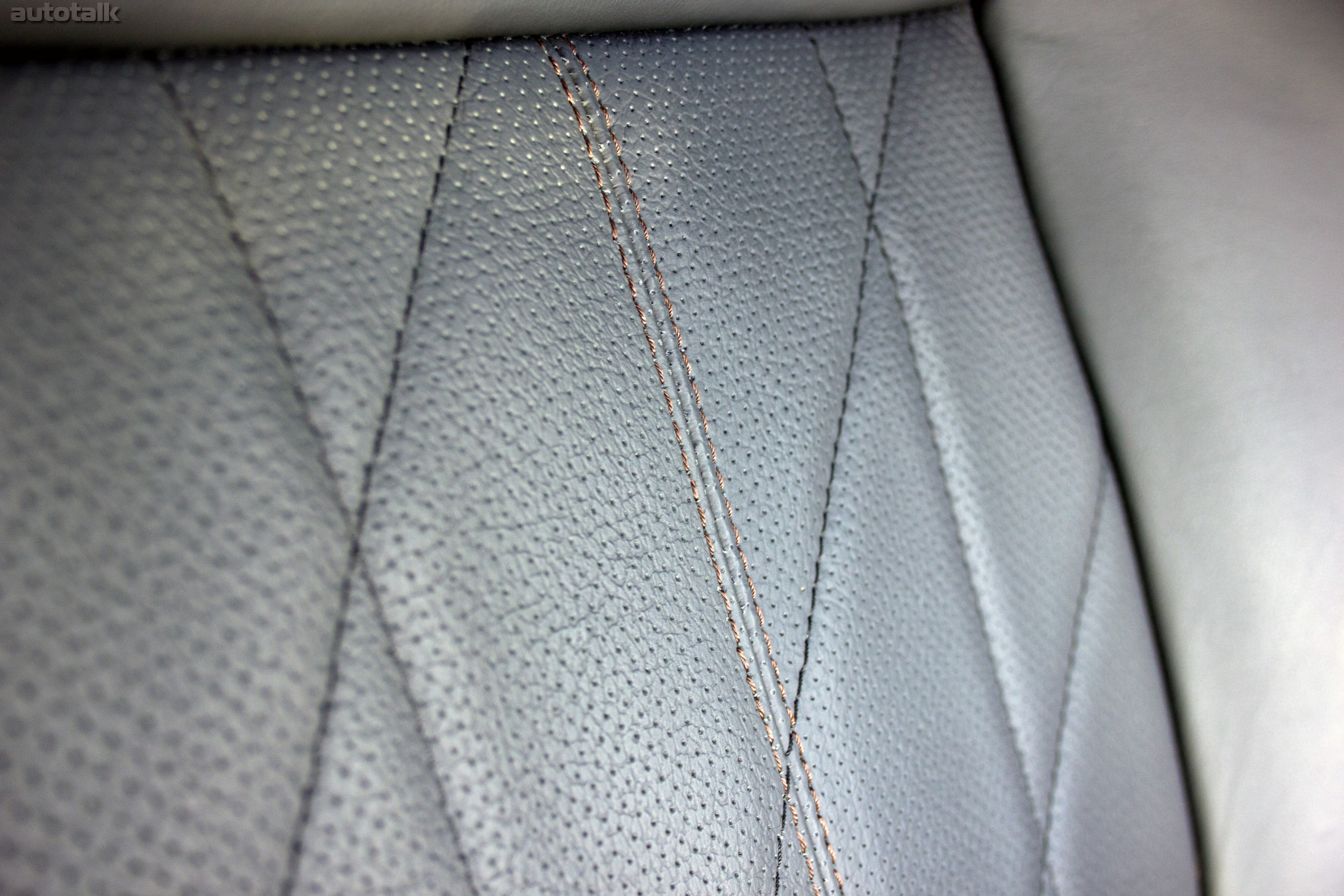 2013 Infiniti FX37 Review