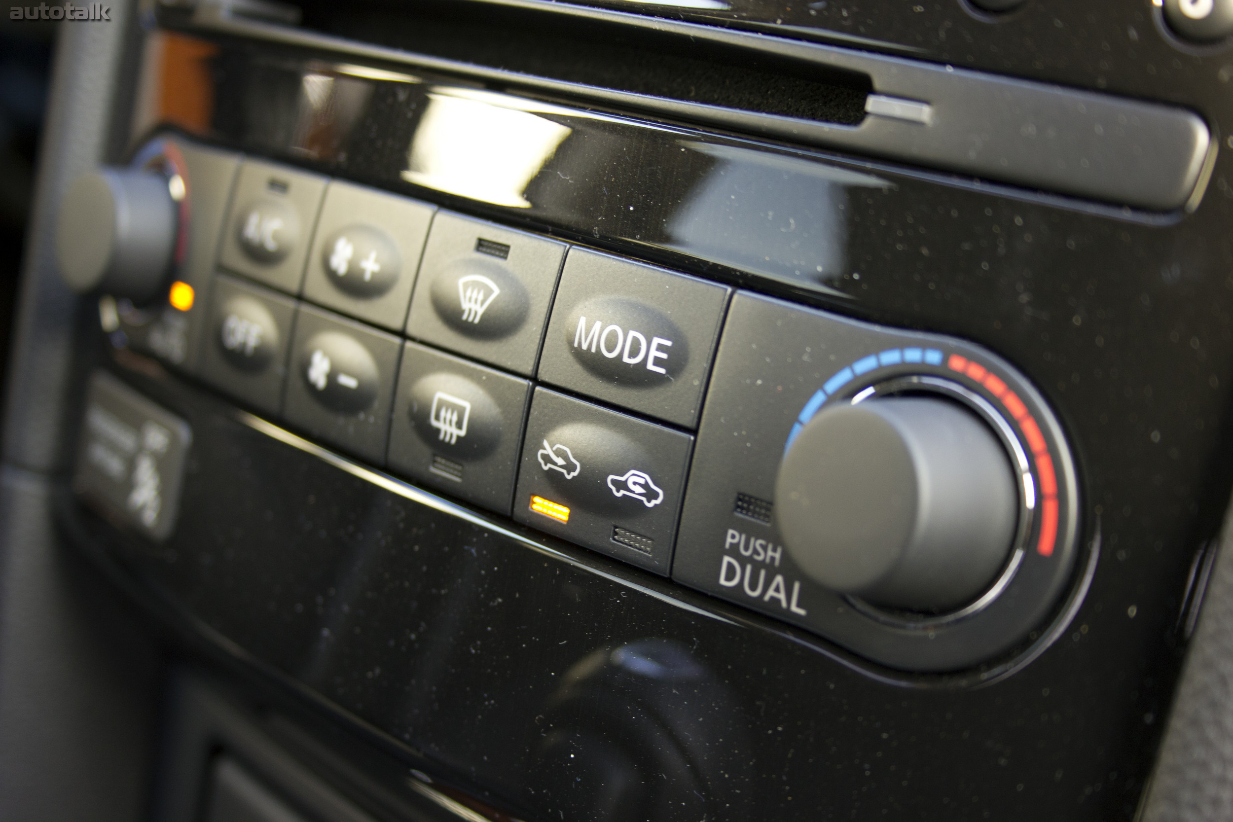 2013 Infiniti FX37 Review