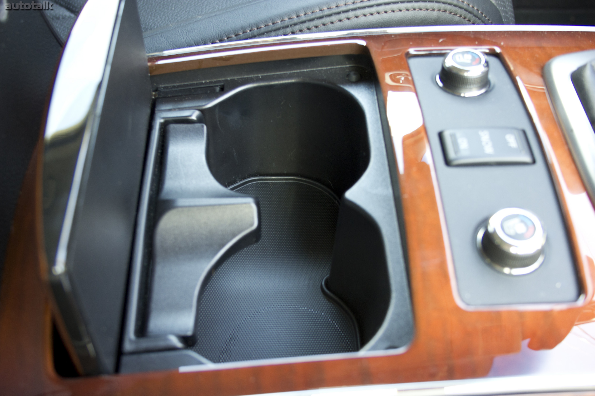 2013 Infiniti FX37 Review