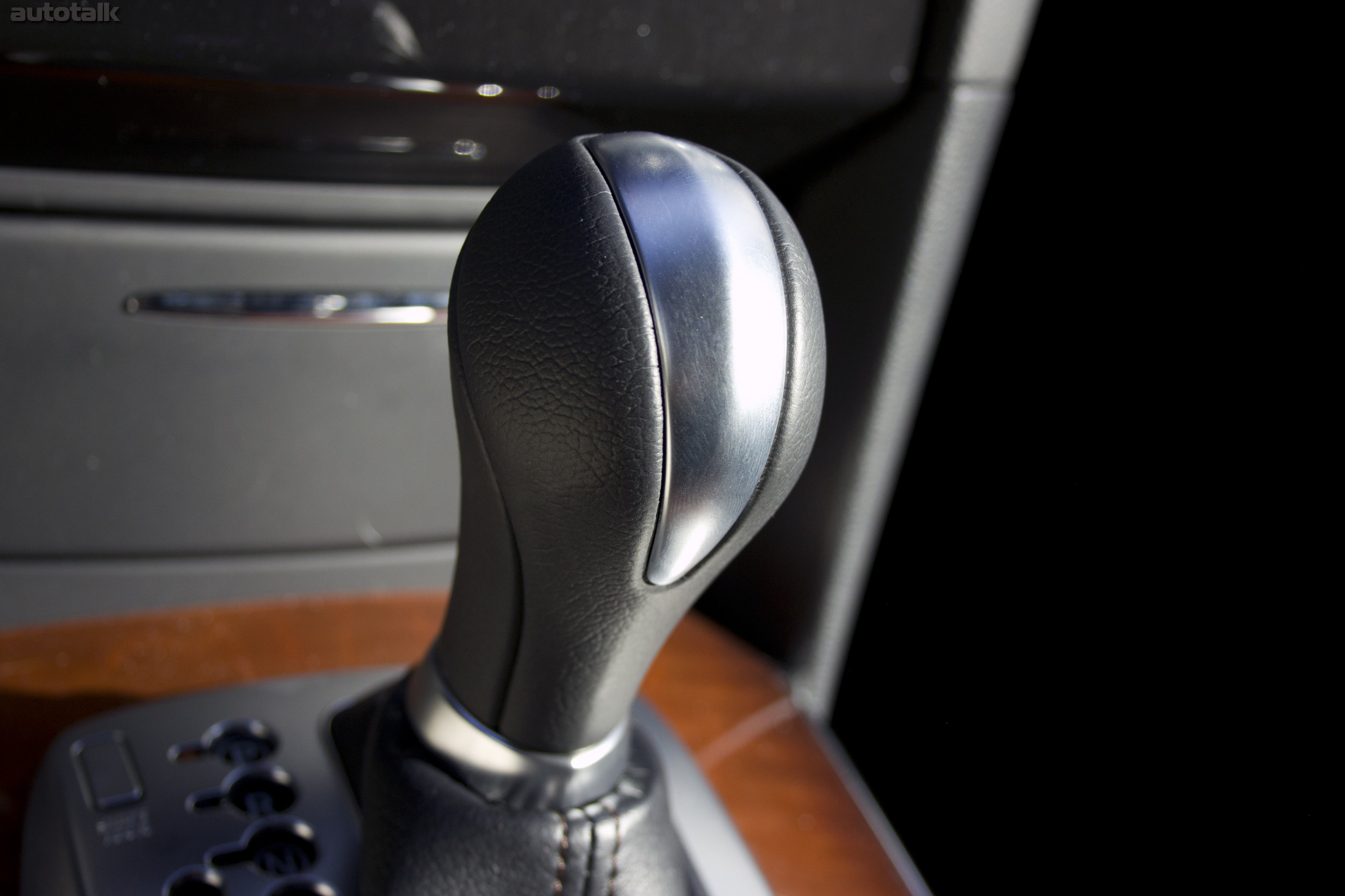 2013 Infiniti FX37 Review