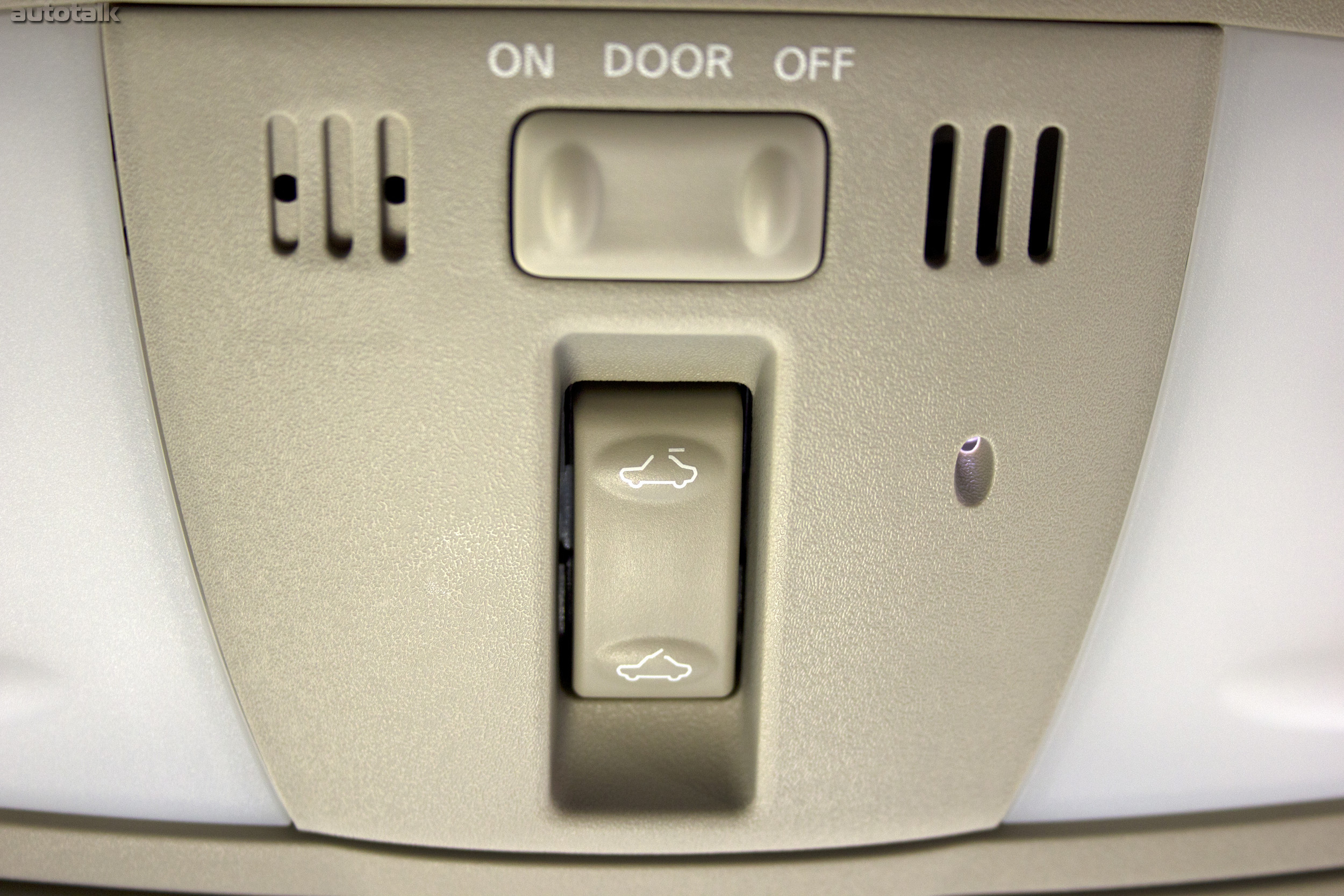 2013 Infiniti FX37 Review