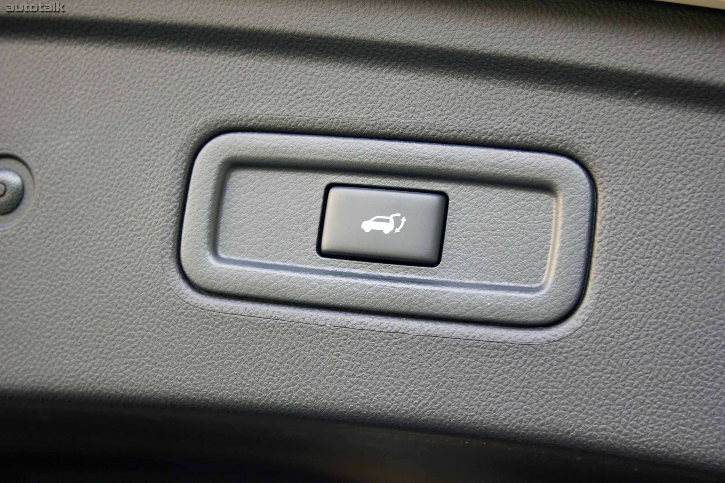 2013 Infiniti FX37 Review