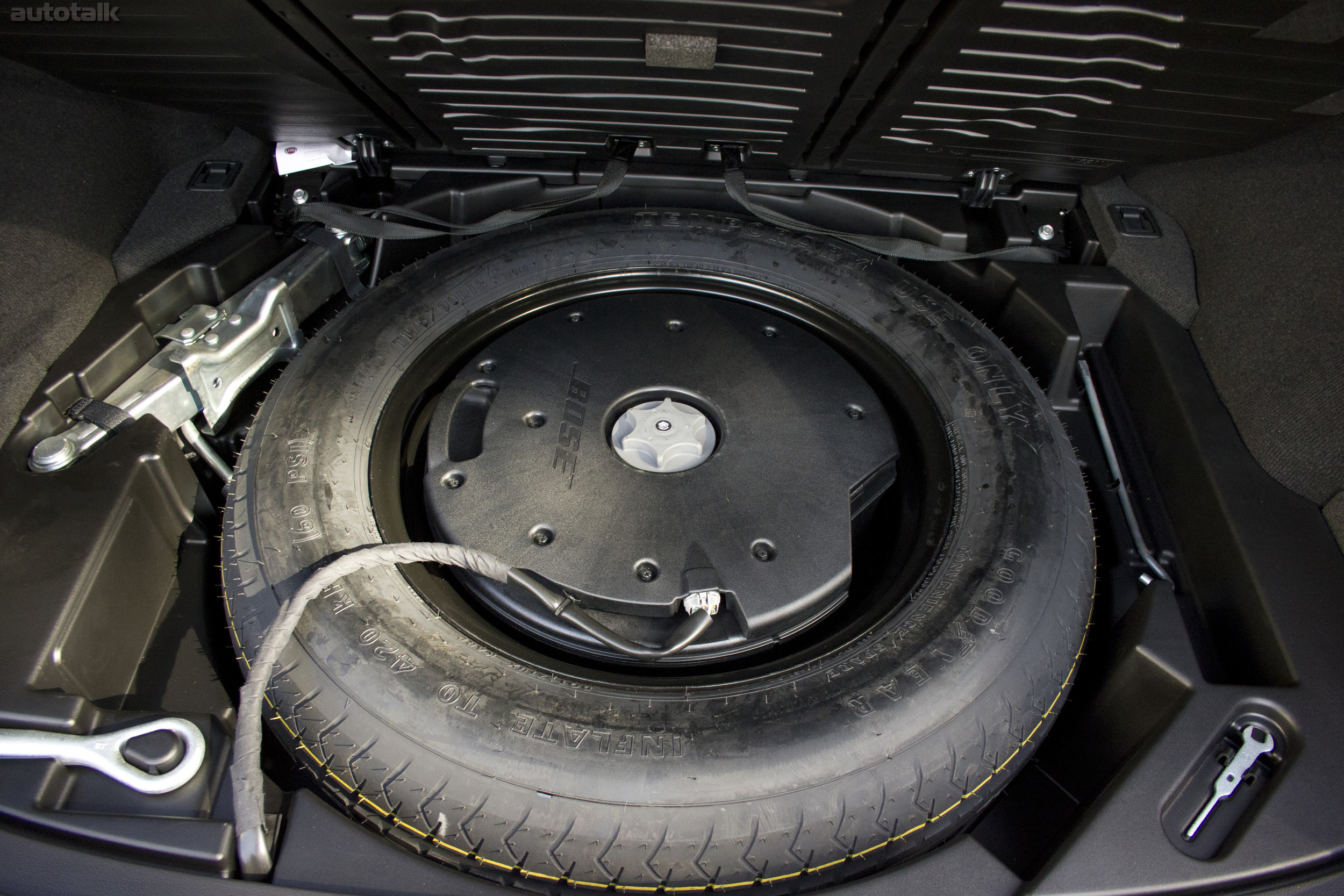 2013 Infiniti FX37 Review