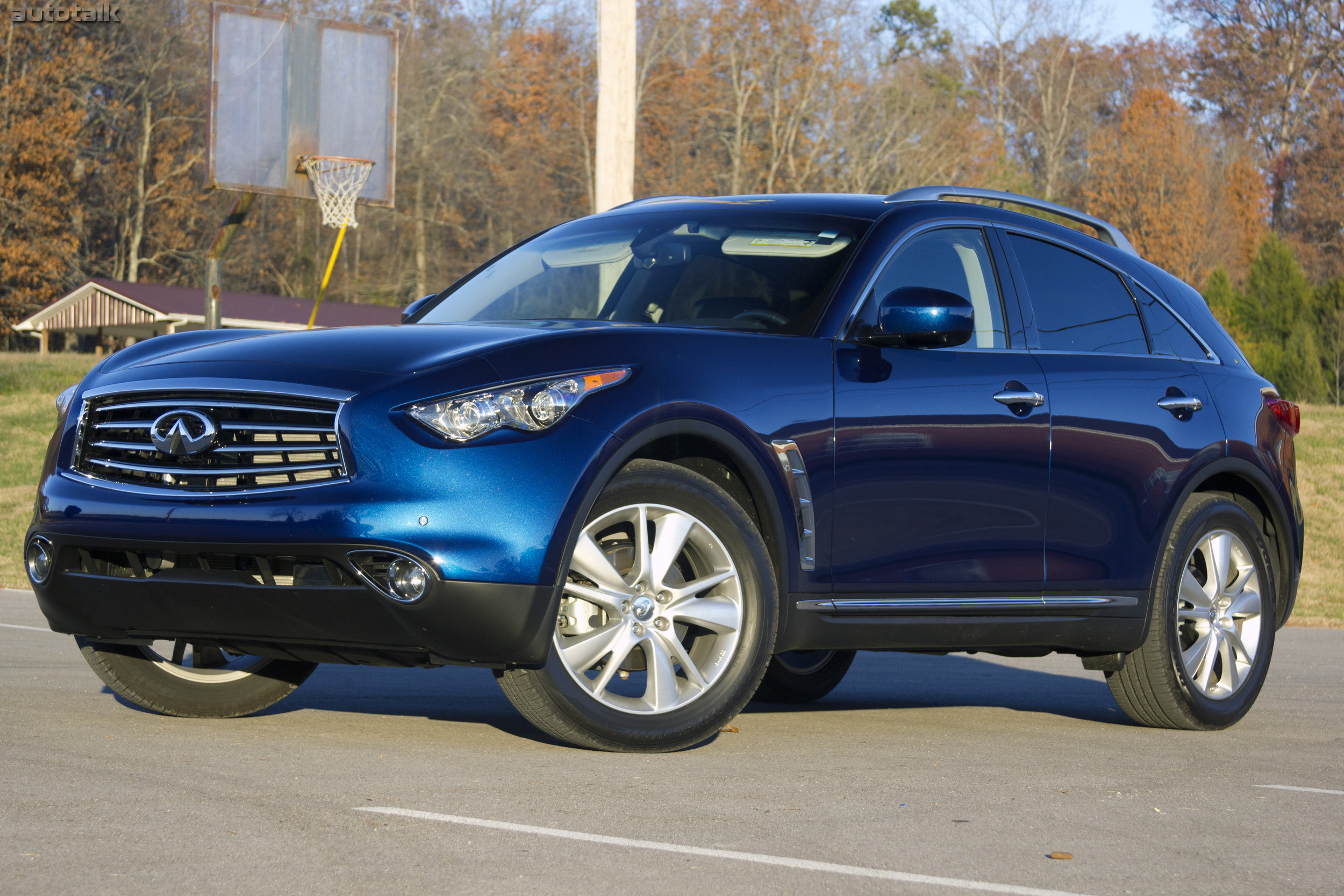 2013 Infiniti FX37 Review