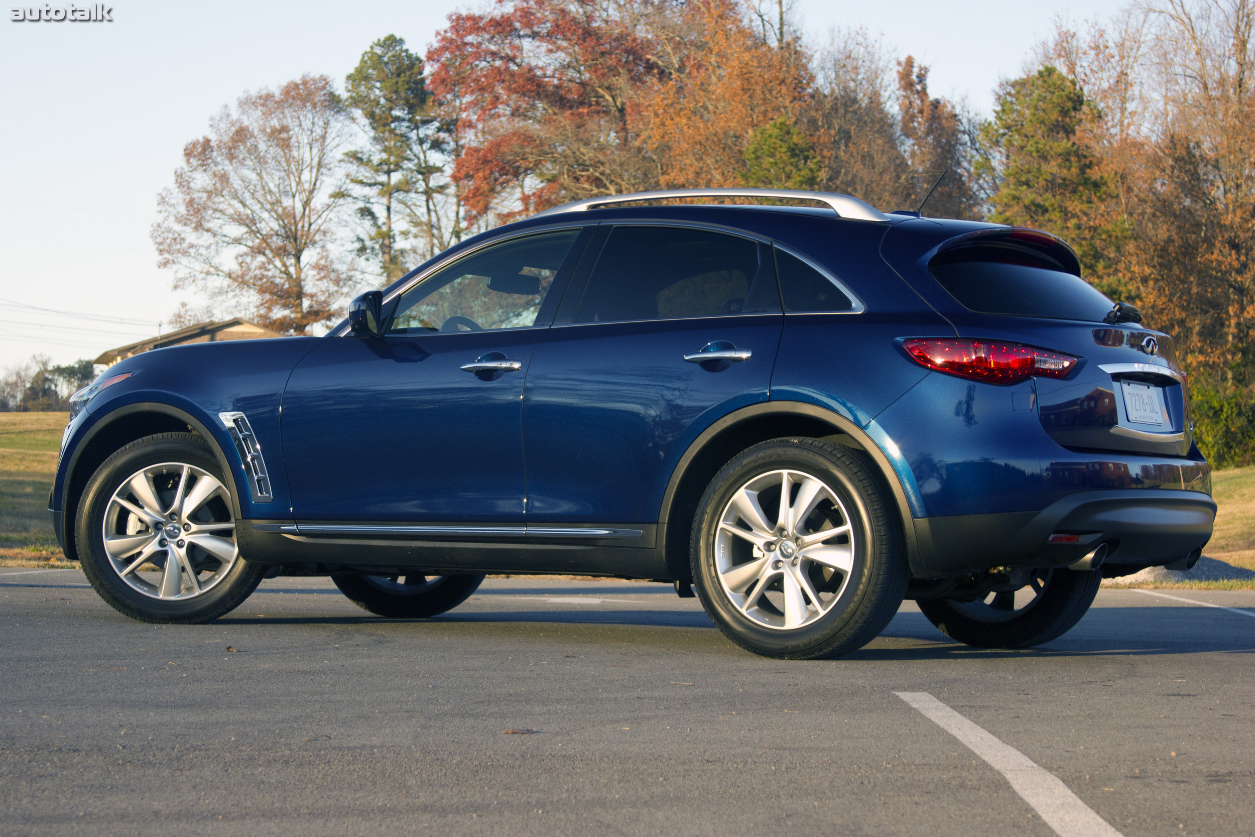 2013 Infiniti FX37 Review