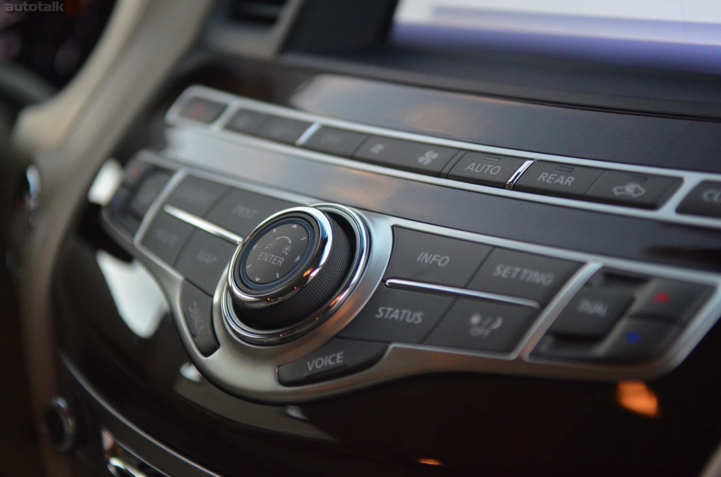 2013 Infiniti JX Review