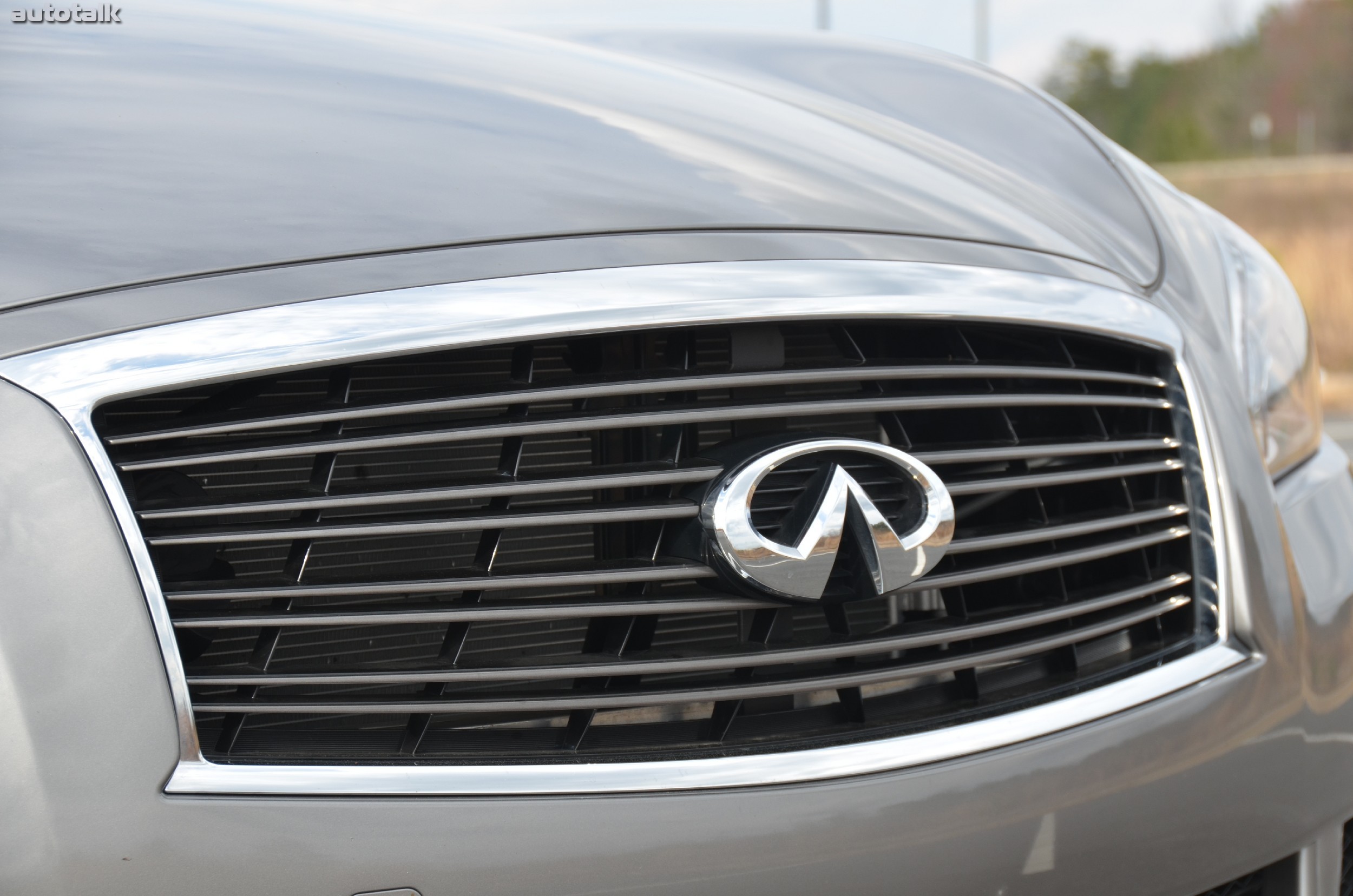 2013 Infiniti M56 Review