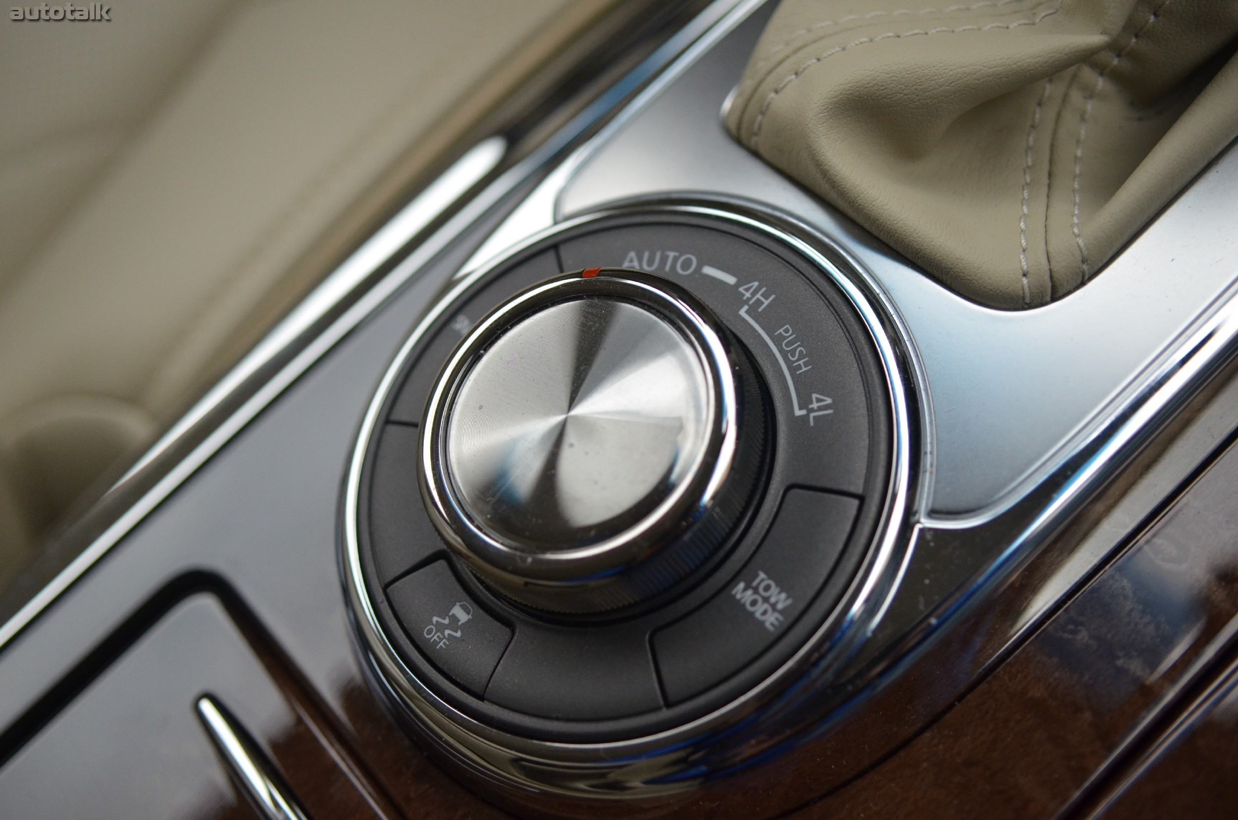 2013 Infiniti QX56 Review