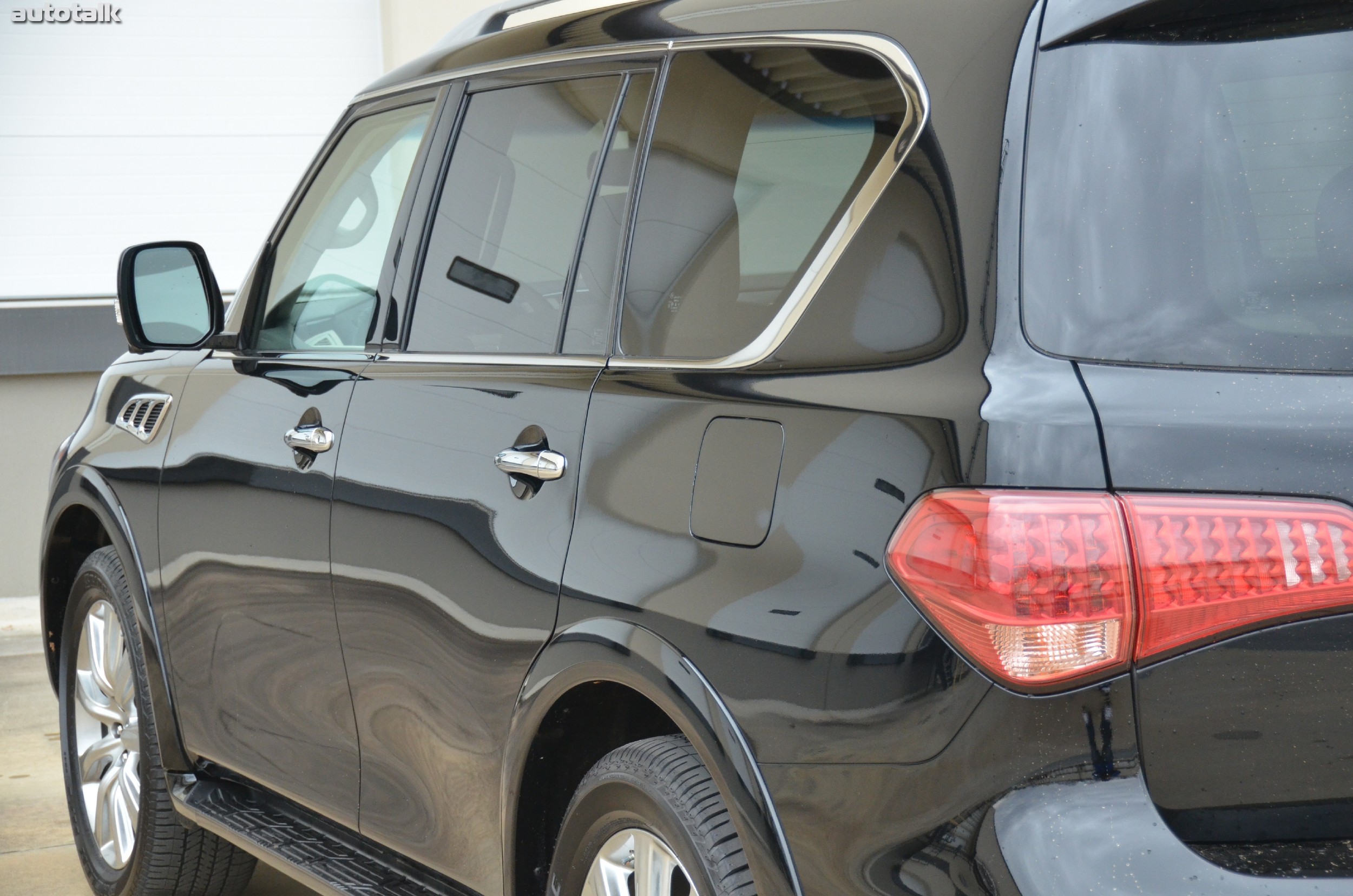 2013 Infiniti QX56 Review