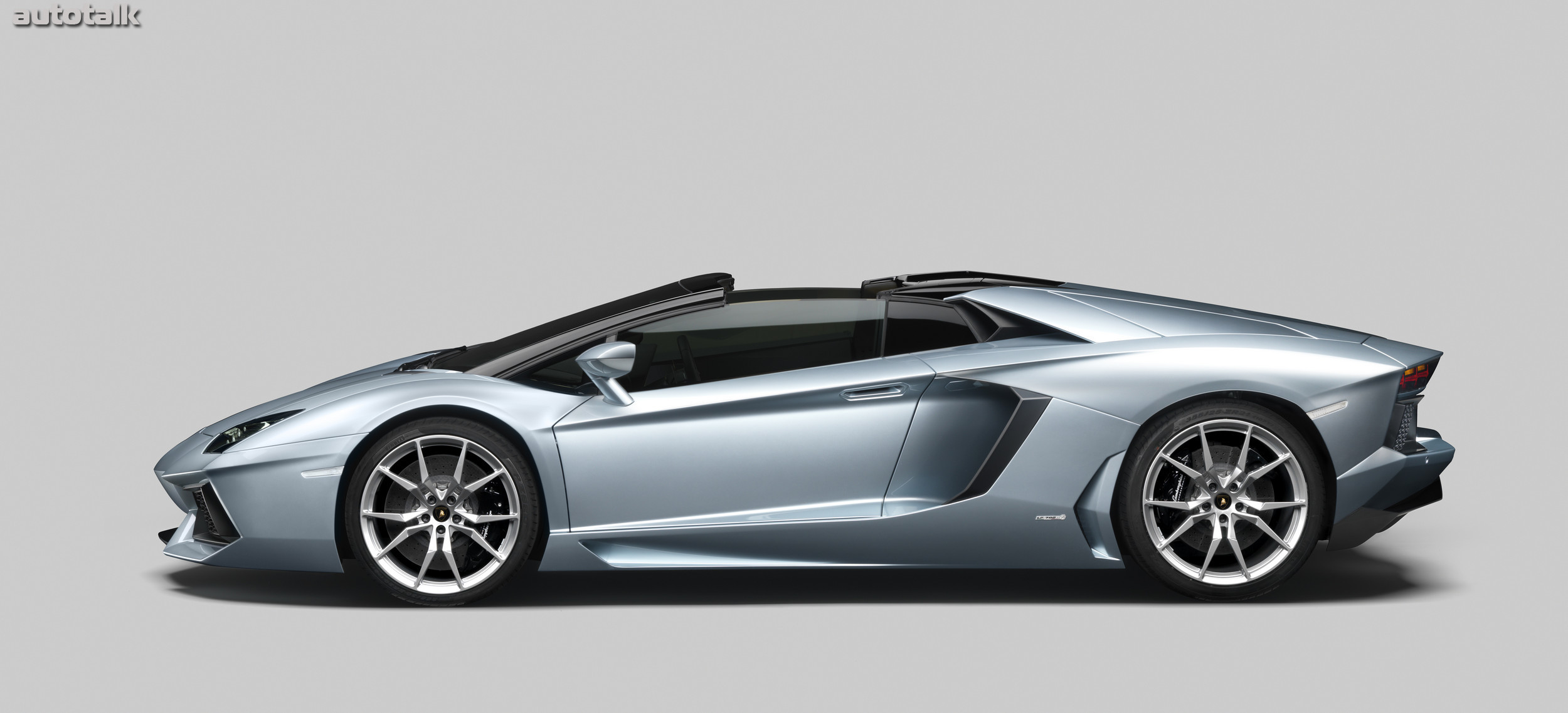 2013 Lamborghini Aventador Roadster