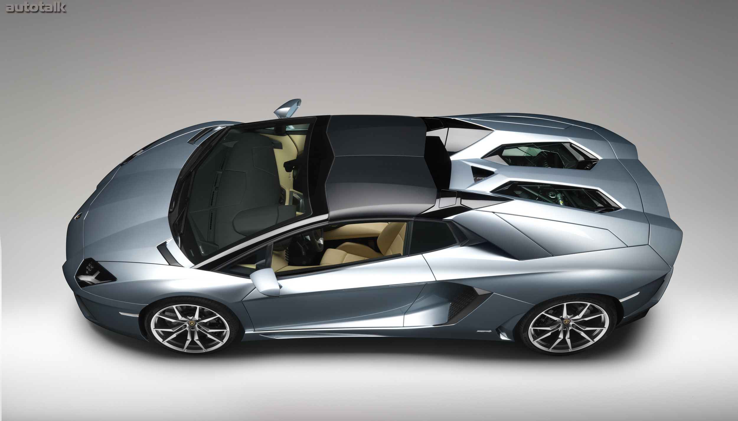 2013 Lamborghini Aventador Roadster