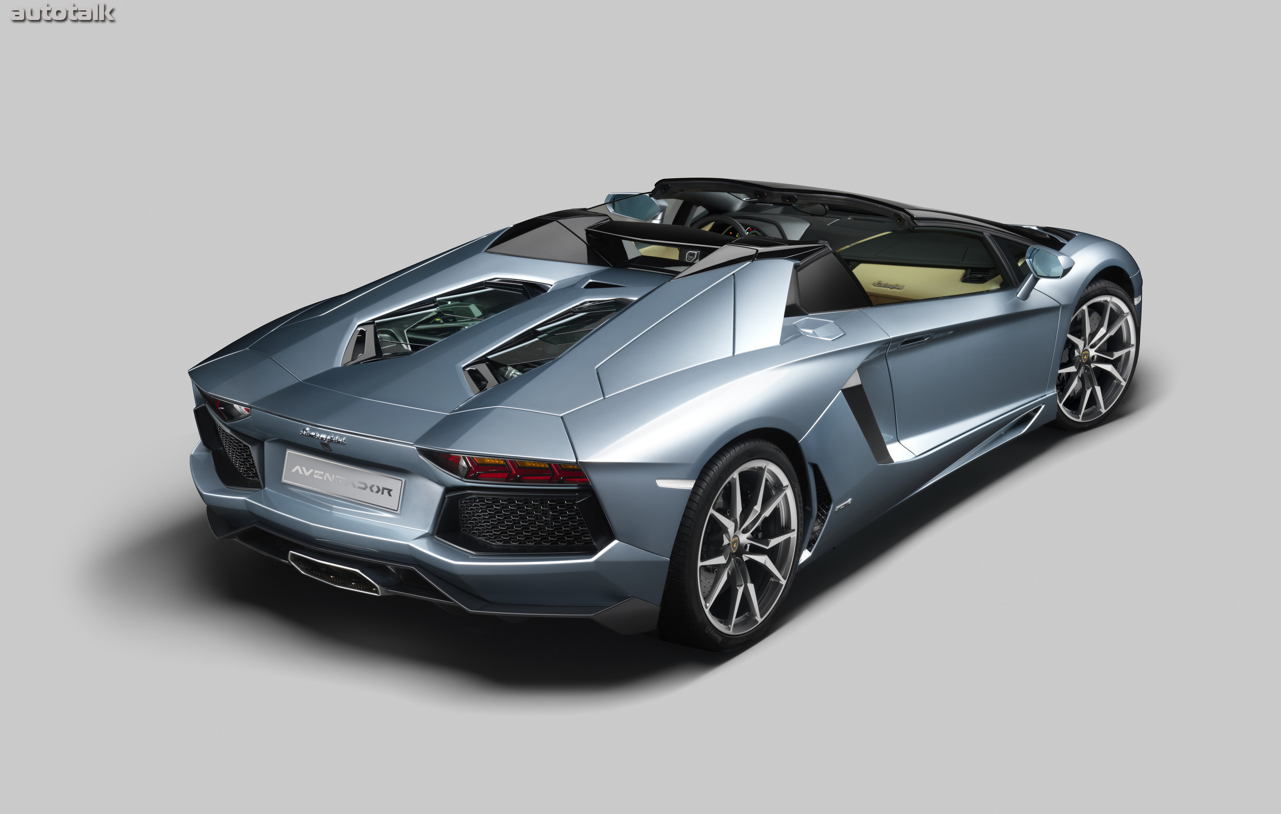 2013 Lamborghini Aventador Roadster