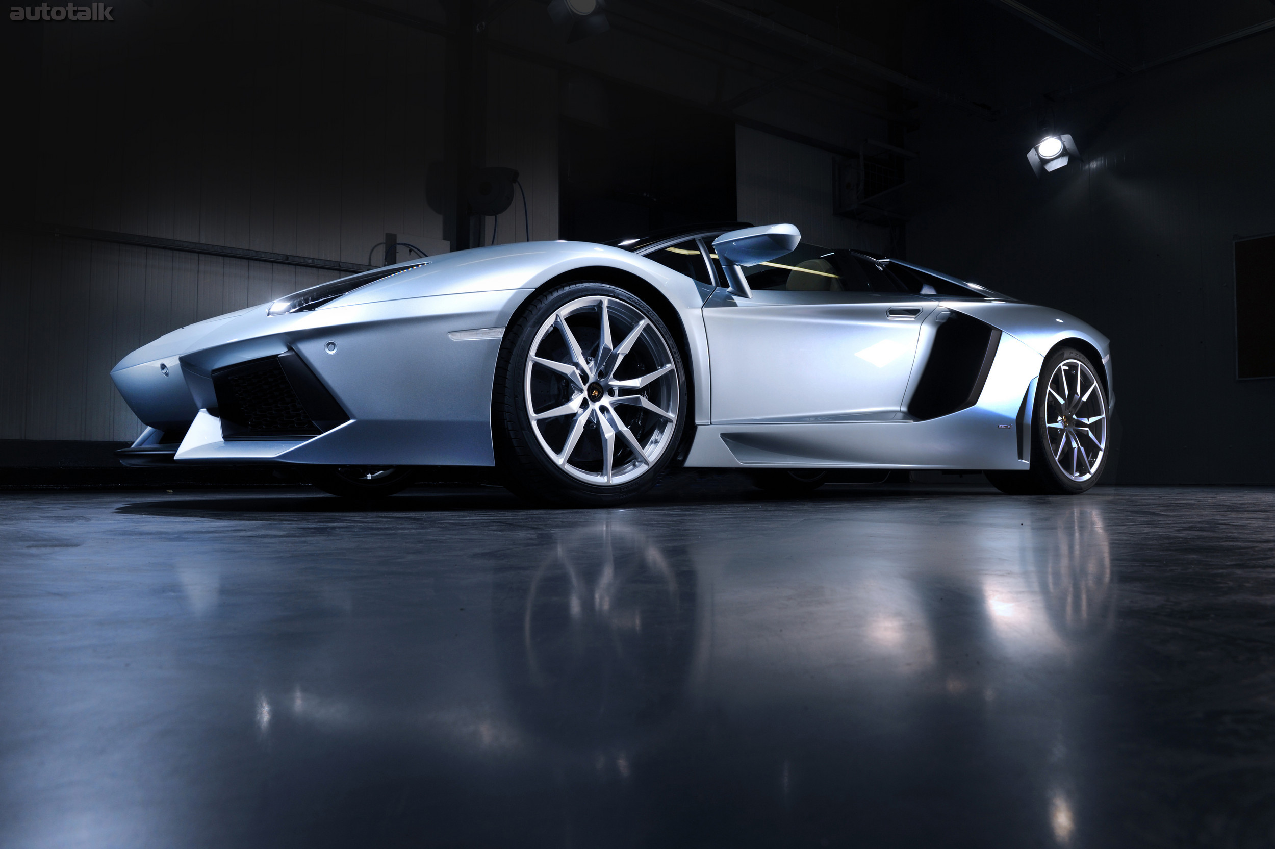 2013 Lamborghini Aventador Roadster