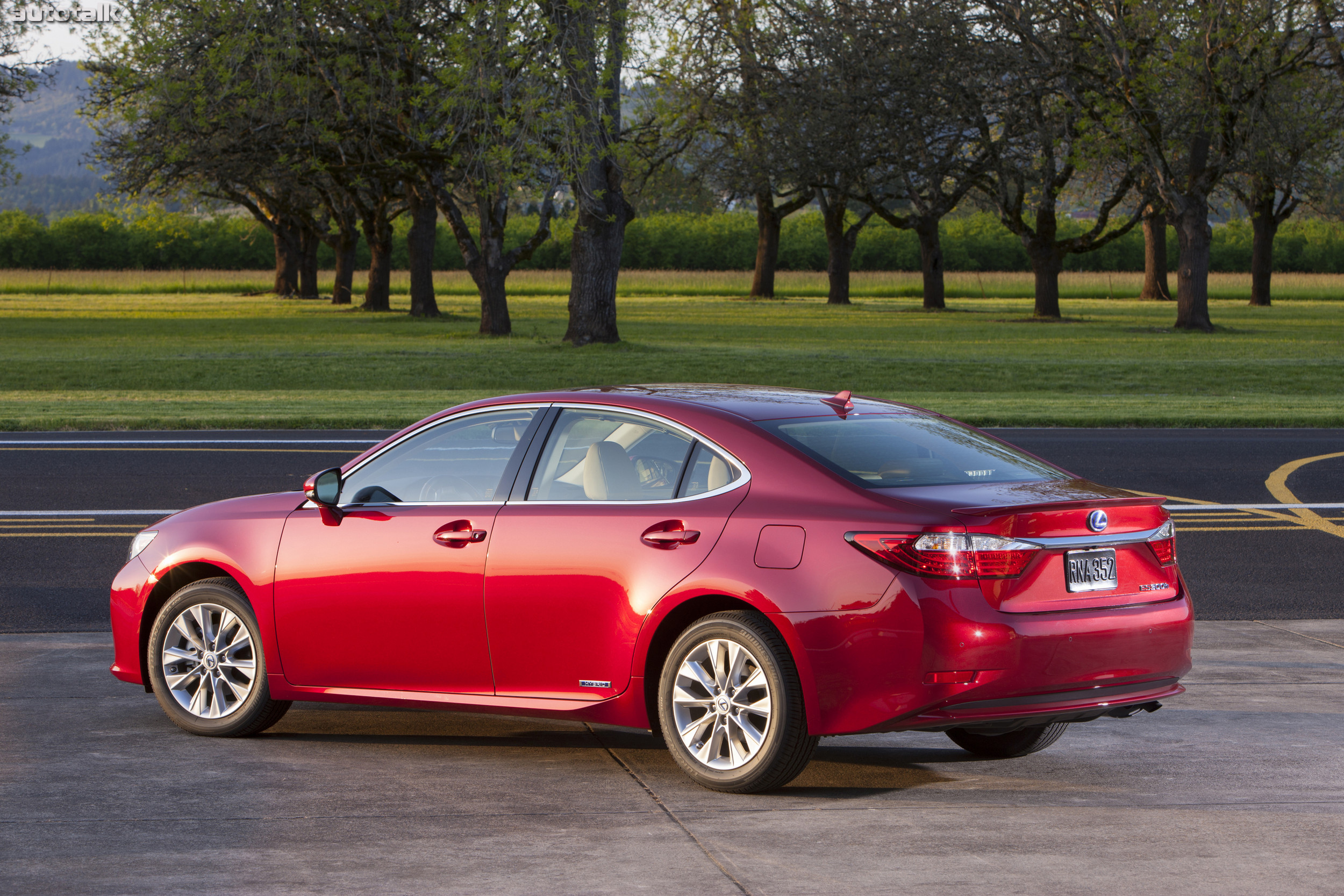 2013 Lexus ES 300h