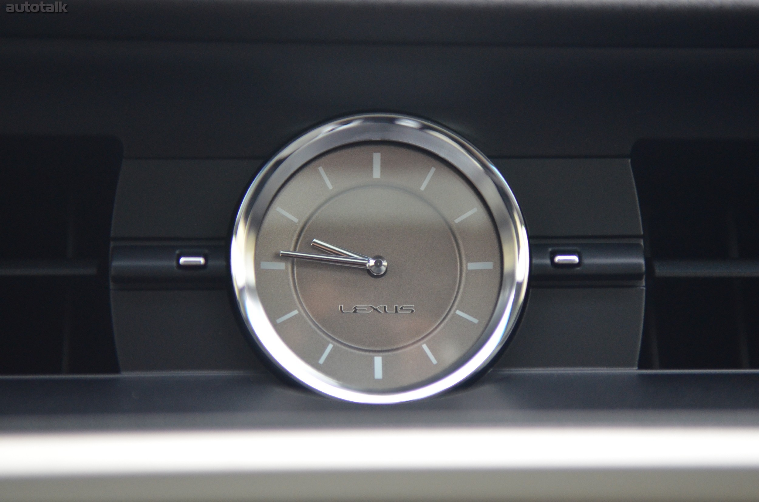 2013 Lexus ES 350 Review