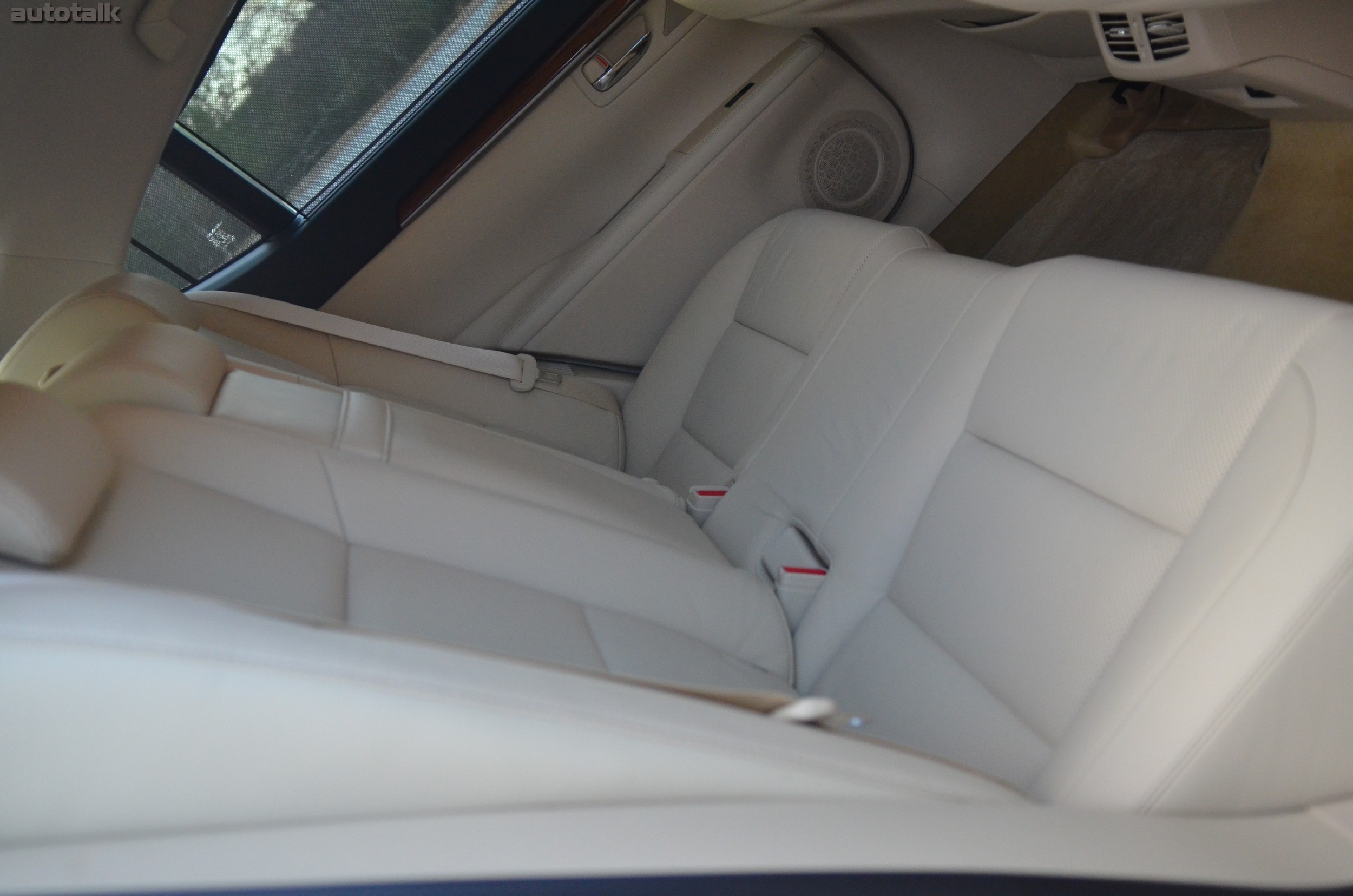 2013 Lexus ES Hybrid Review