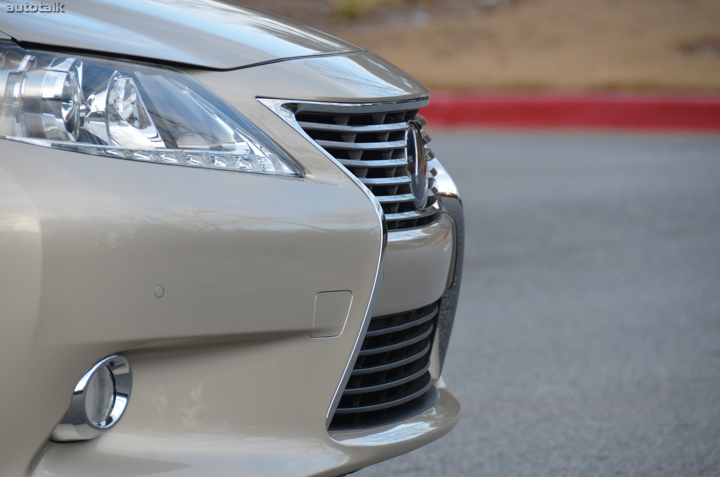 2013 Lexus ES Hybrid Review