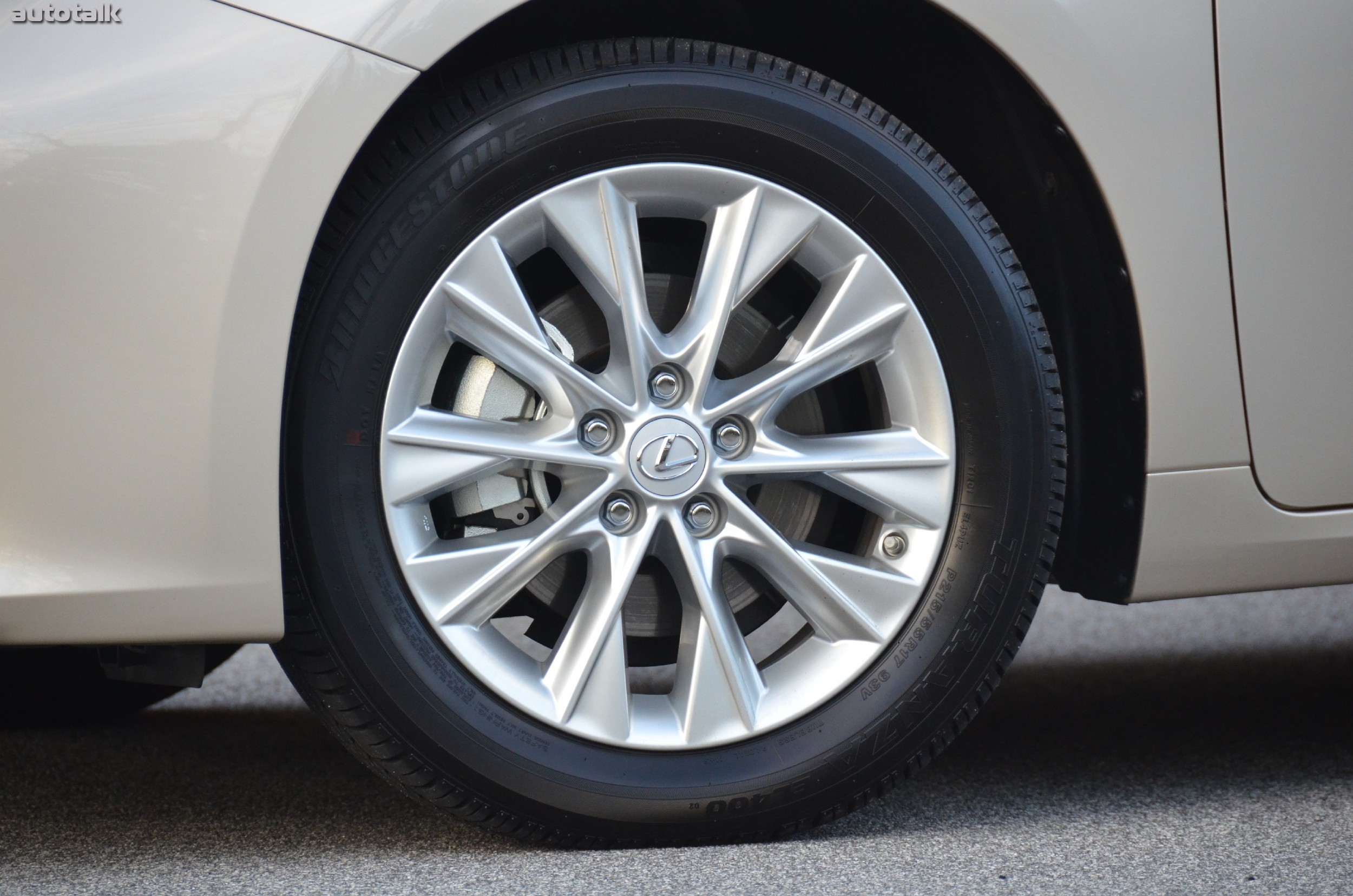 2013 Lexus ES Hybrid Review